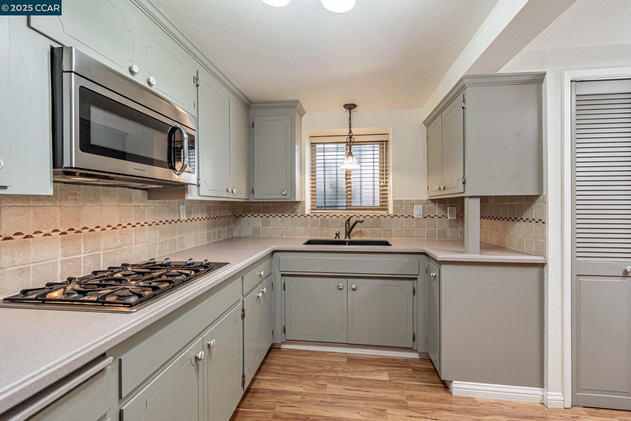 Detail Gallery Image 7 of 31 For 5924 Mcbryde Ave, Richmond,  CA 94805 - 3 Beds | 2 Baths