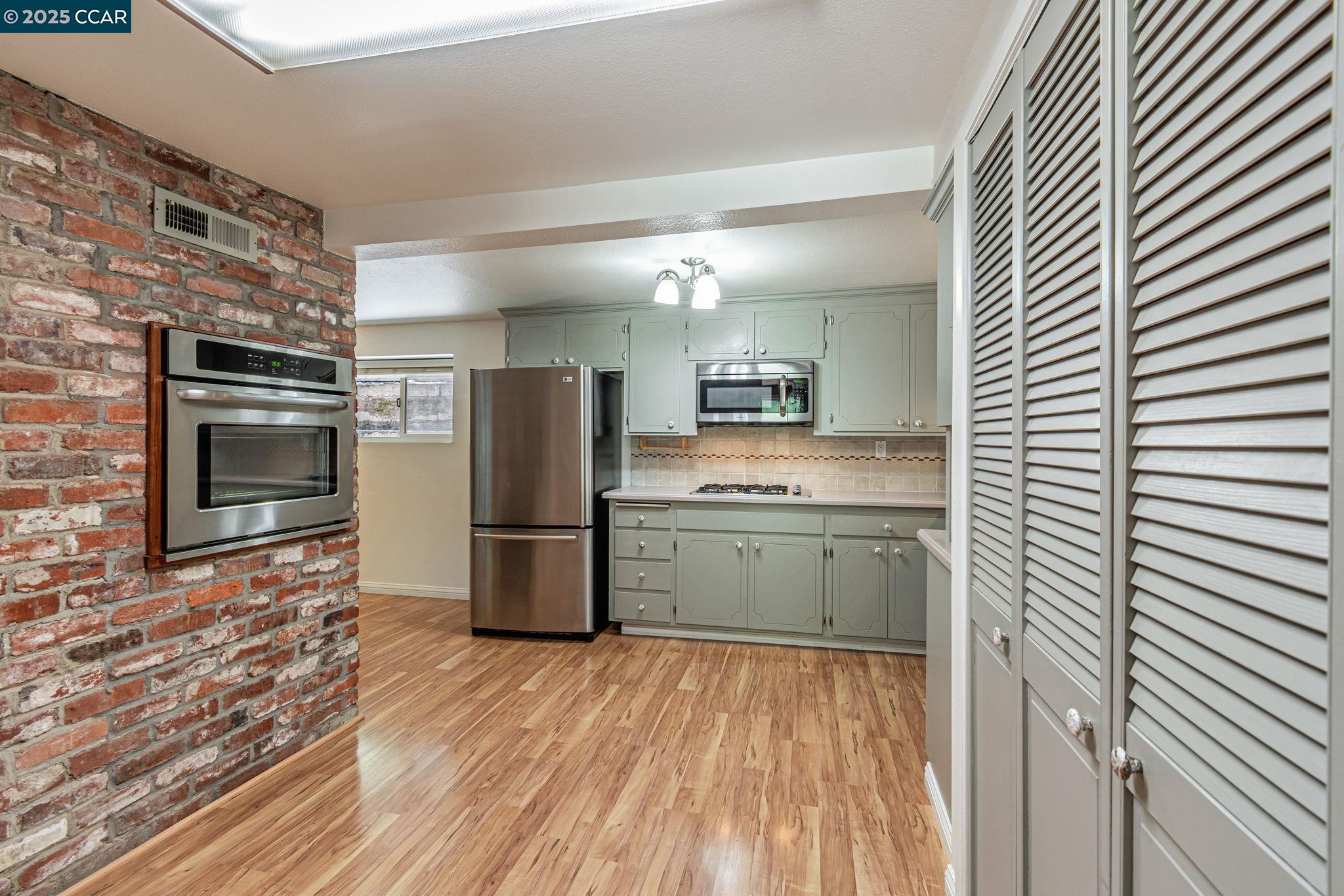Detail Gallery Image 9 of 31 For 5924 Mcbryde Ave, Richmond,  CA 94805 - 3 Beds | 2 Baths