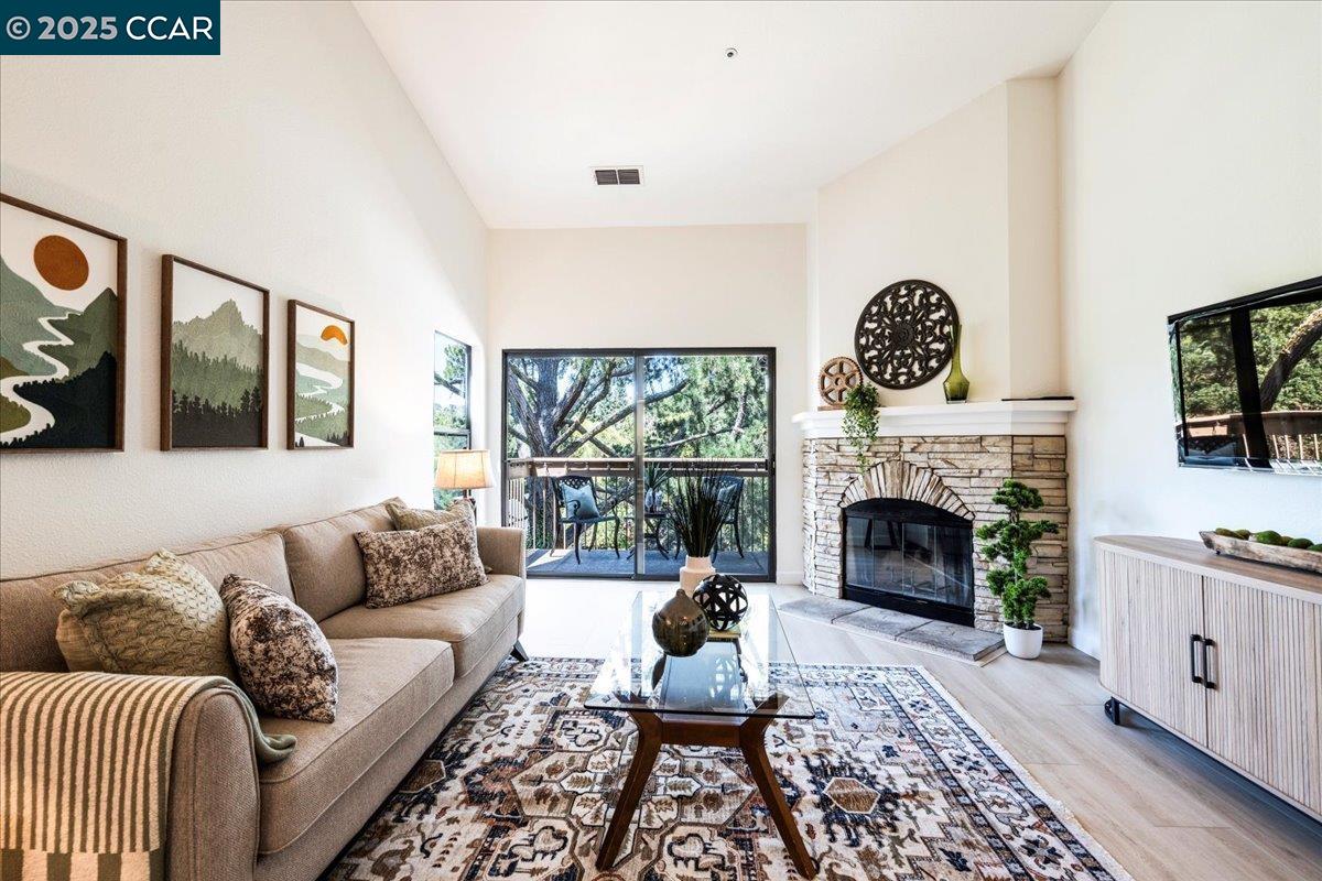 Photo #2: 41101252 Listing 