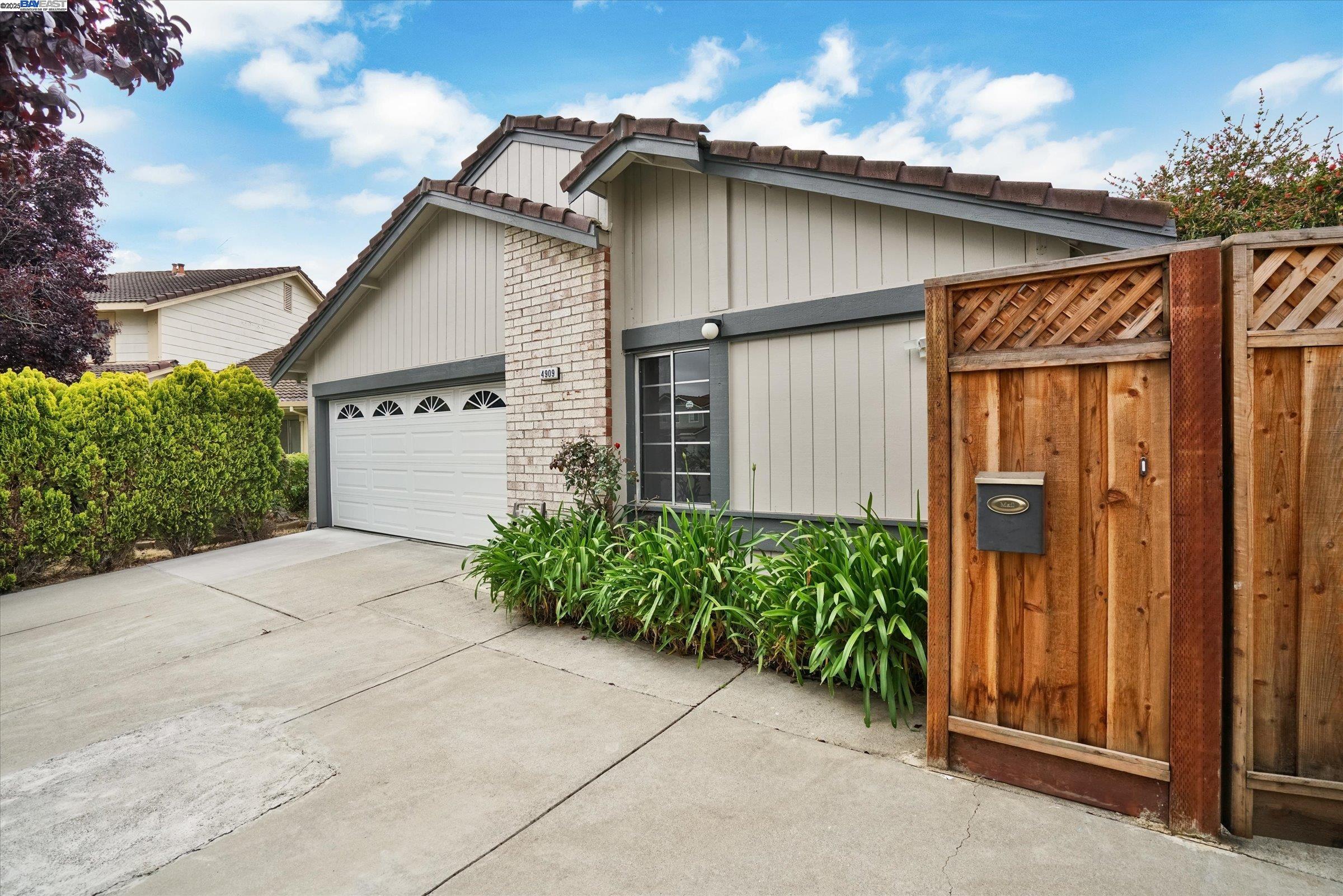 Detail Gallery Image 1 of 1 For Romeo, Fremont,  CA 94555 - 4 Beds | 2 Baths