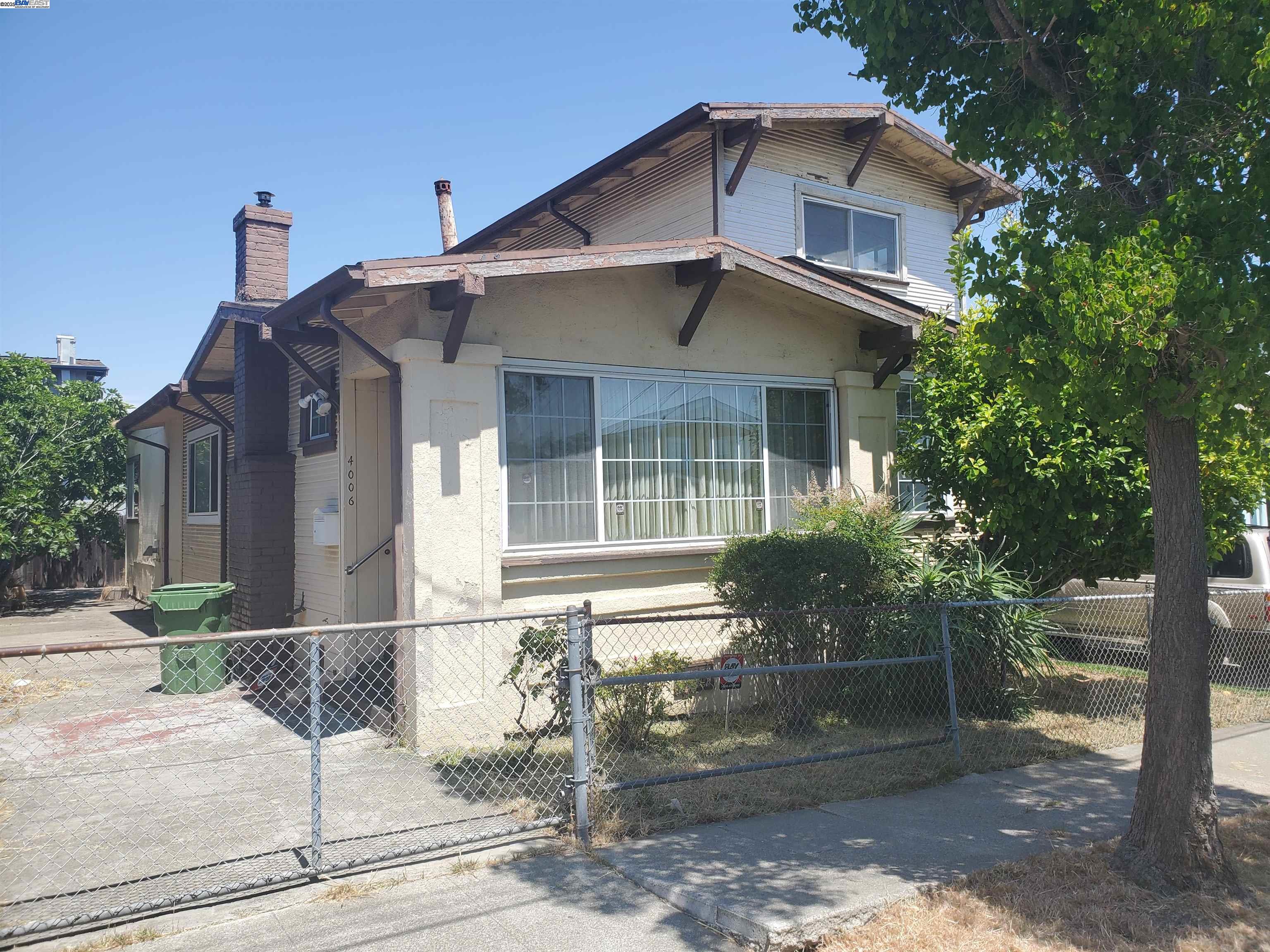 Detail Gallery Image 1 of 1 For 4006 Carrington St, Oakland,  CA 94601 - 3 Beds | 1/1 Baths