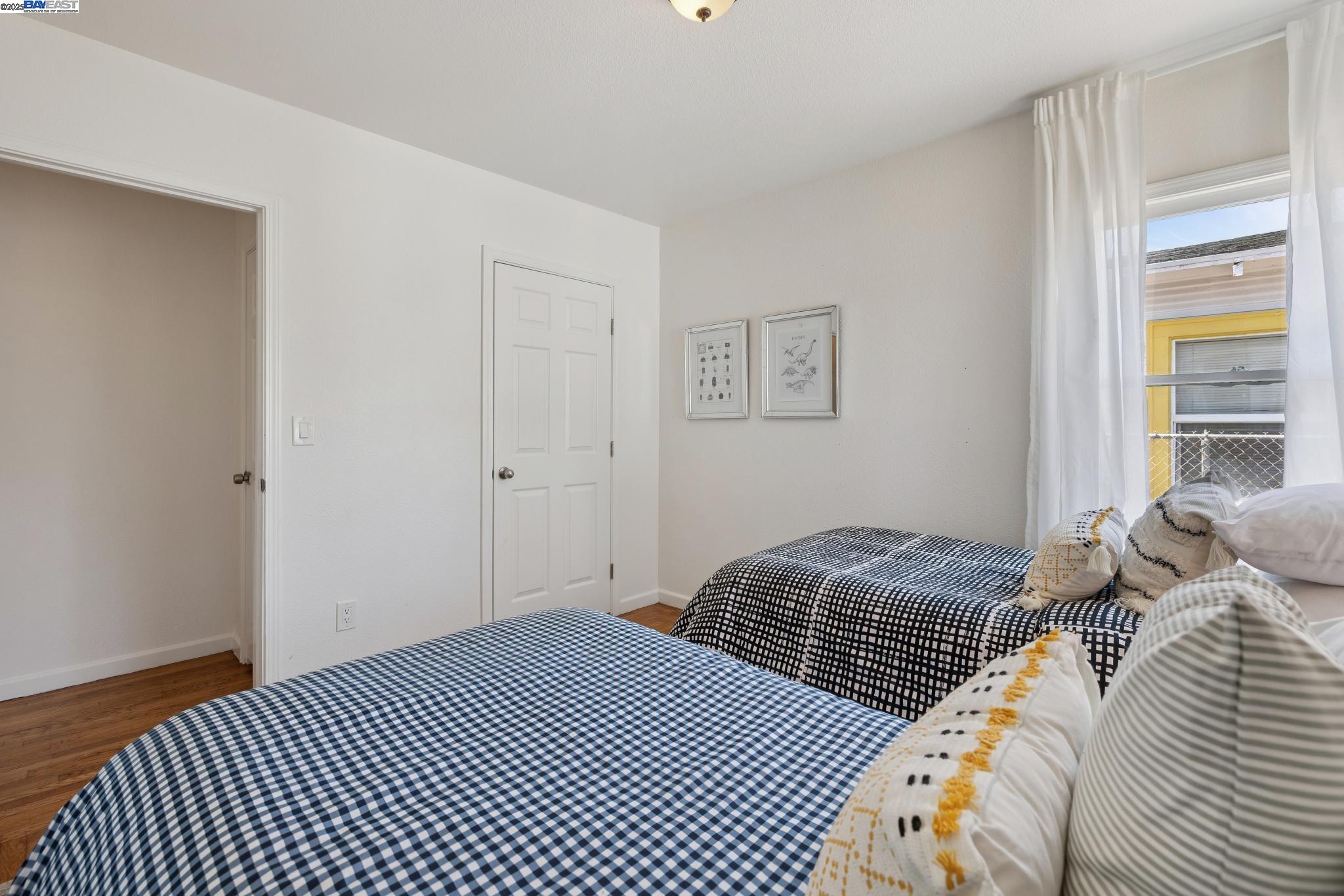 Detail Gallery Image 18 of 43 For 1921 87th Ave, Oakland,  CA 94621 - 2 Beds | 1/1 Baths