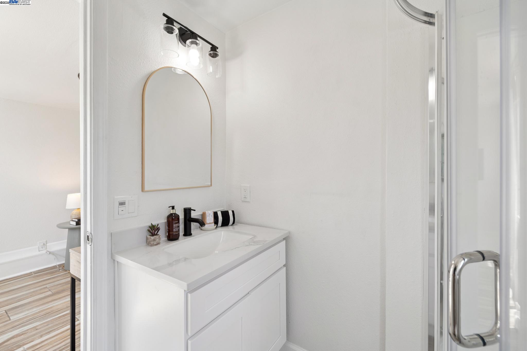 Detail Gallery Image 38 of 43 For 1921 87th Ave, Oakland,  CA 94621 - 2 Beds | 1/1 Baths