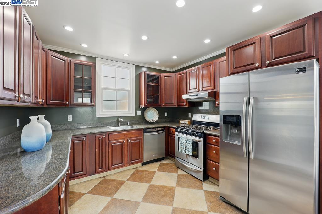 Detail Gallery Image 13 of 50 For 138 W Market St, Daly City,  CA 94014 - 3 Beds | 1 Baths
