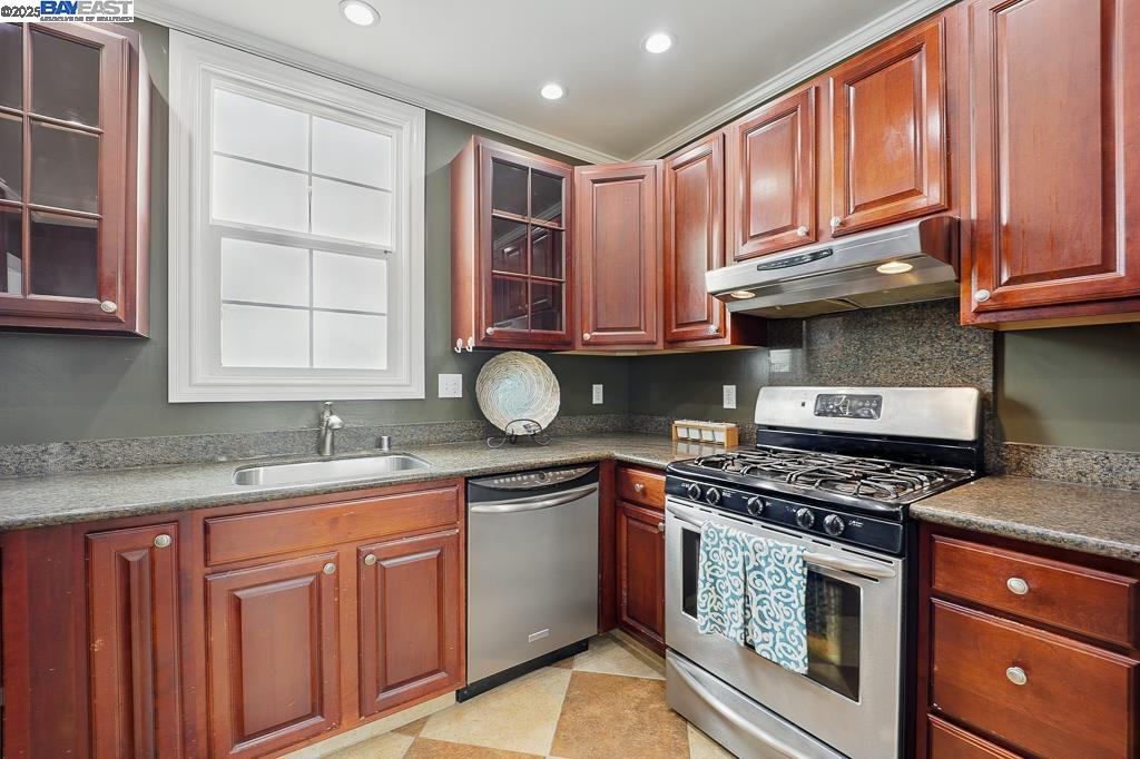 Detail Gallery Image 15 of 50 For 138 W Market St, Daly City,  CA 94014 - 3 Beds | 1 Baths