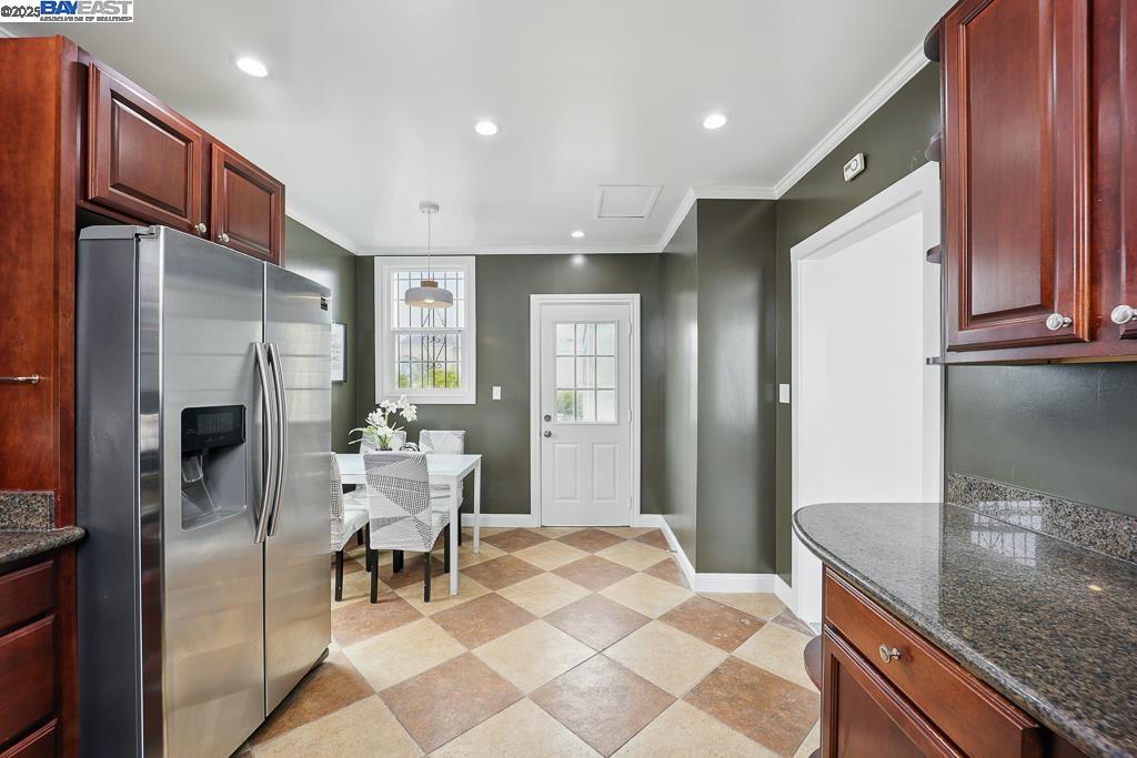 Detail Gallery Image 17 of 50 For 138 W Market St, Daly City,  CA 94014 - 3 Beds | 1 Baths