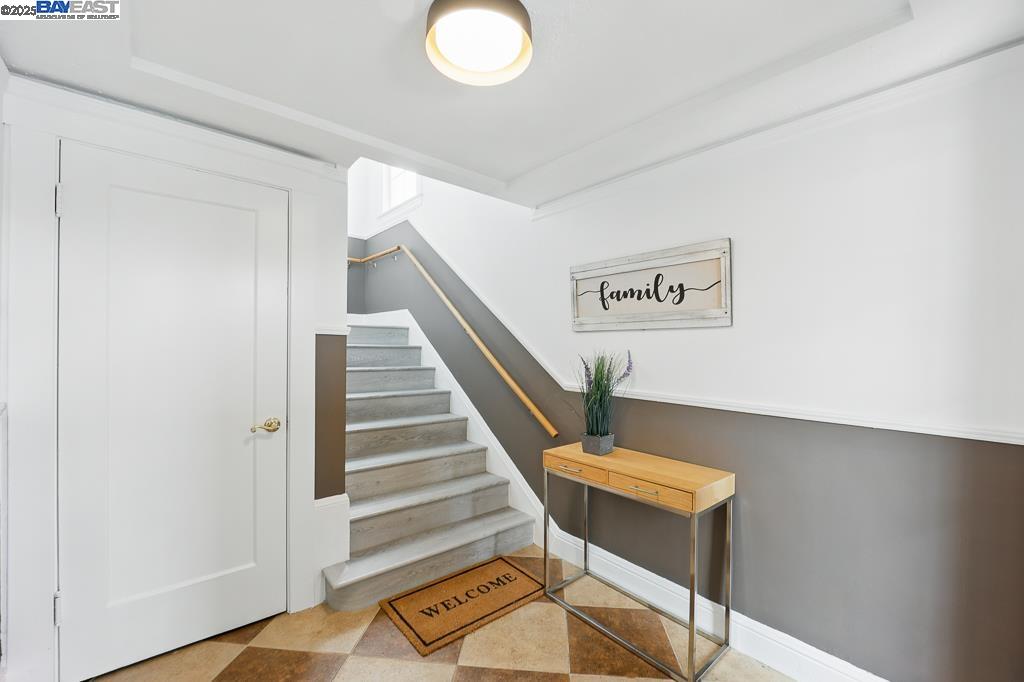 Detail Gallery Image 7 of 50 For 138 W Market St, Daly City,  CA 94014 - 3 Beds | 1 Baths