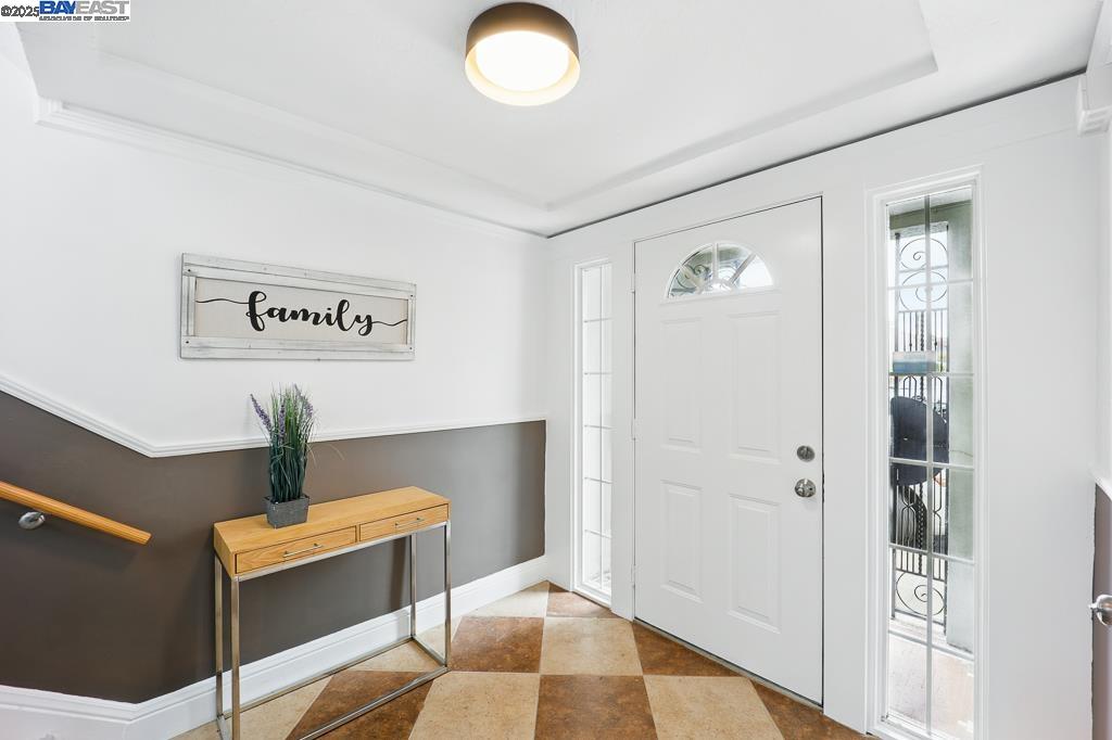 Detail Gallery Image 8 of 50 For 138 W Market St, Daly City,  CA 94014 - 3 Beds | 1 Baths