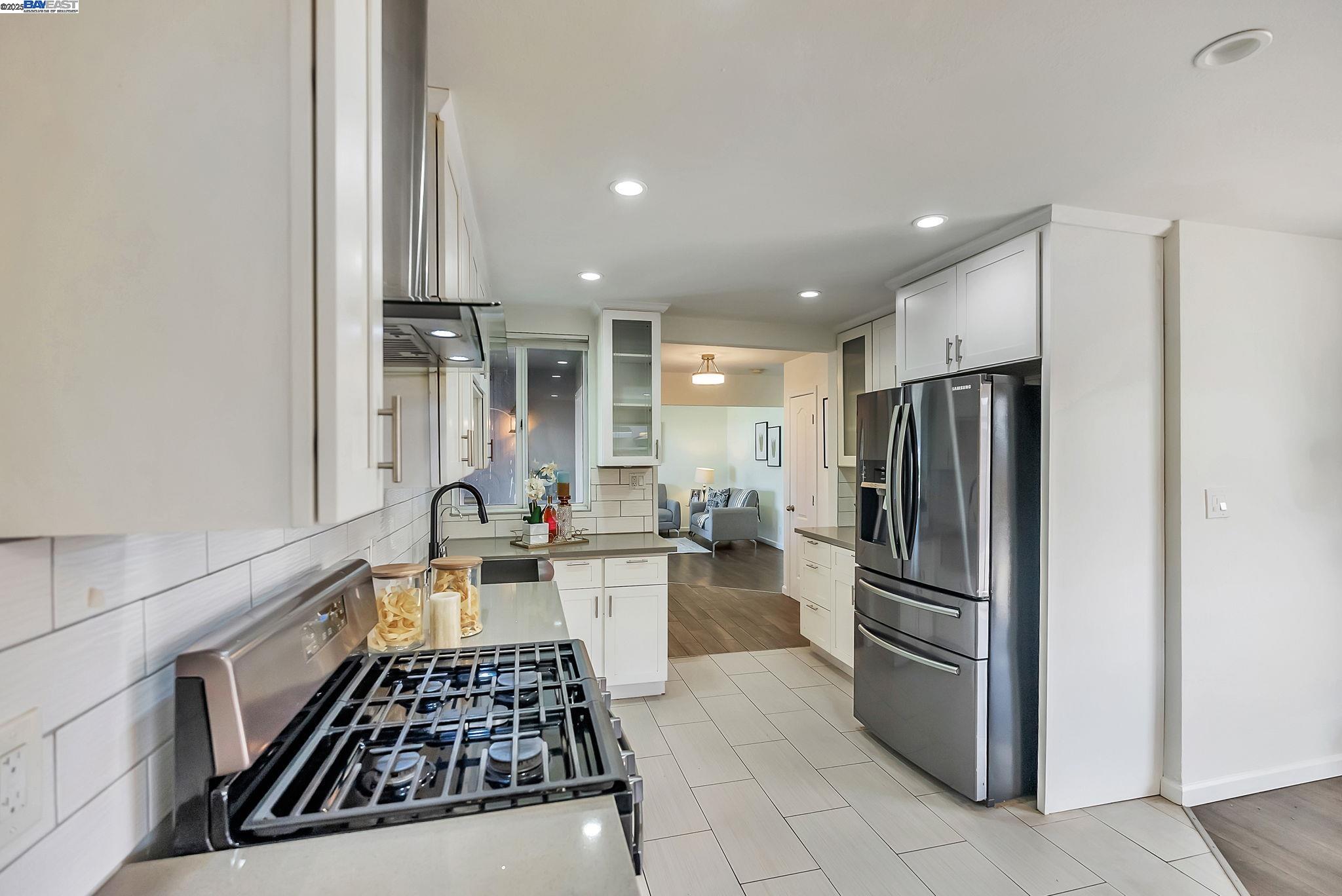 Detail Gallery Image 13 of 53 For 35128 Cabrillo Dr, Fremont,  CA 94536 - 3 Beds | 2 Baths