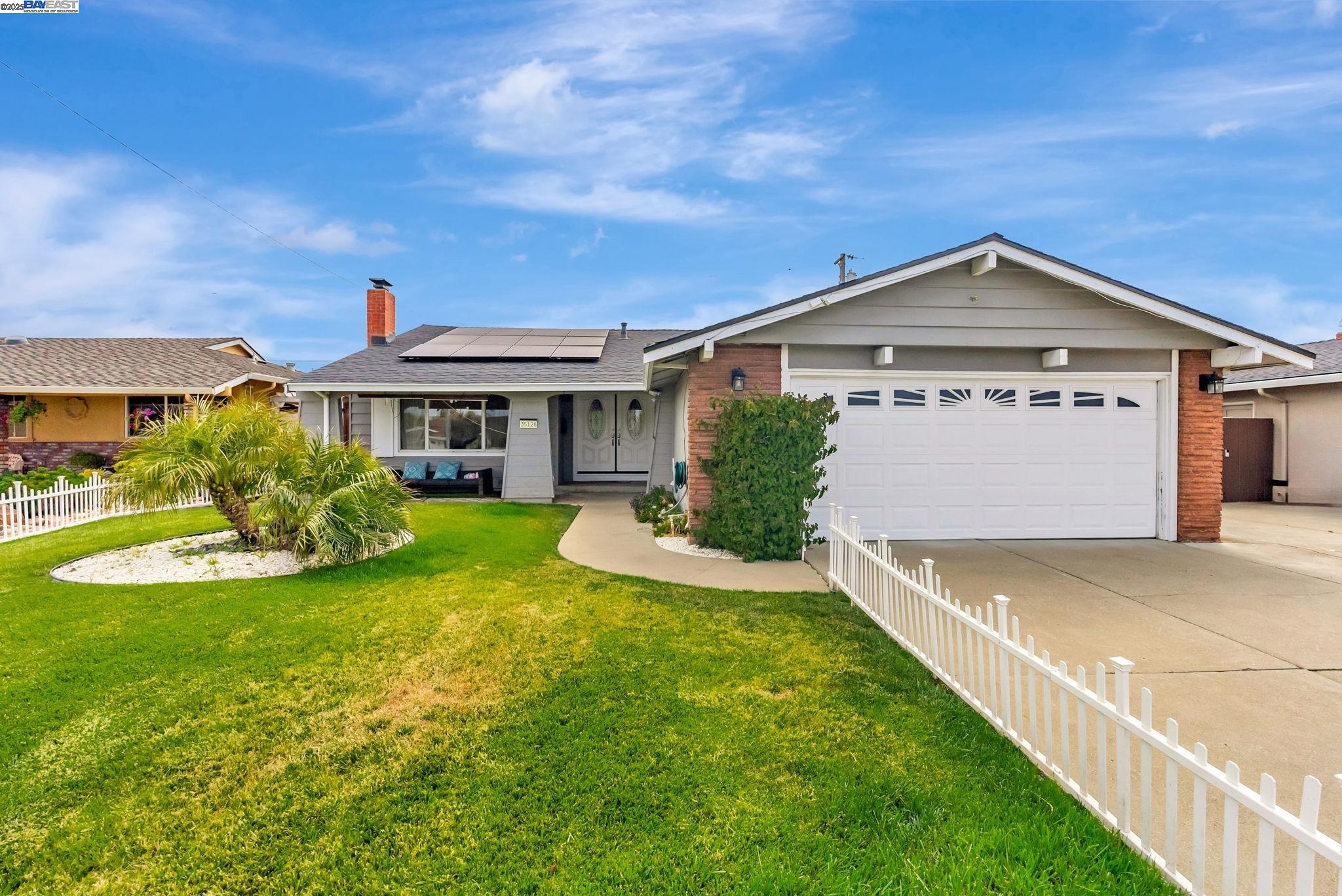 Detail Gallery Image 4 of 53 For 35128 Cabrillo Dr, Fremont,  CA 94536 - 3 Beds | 2 Baths