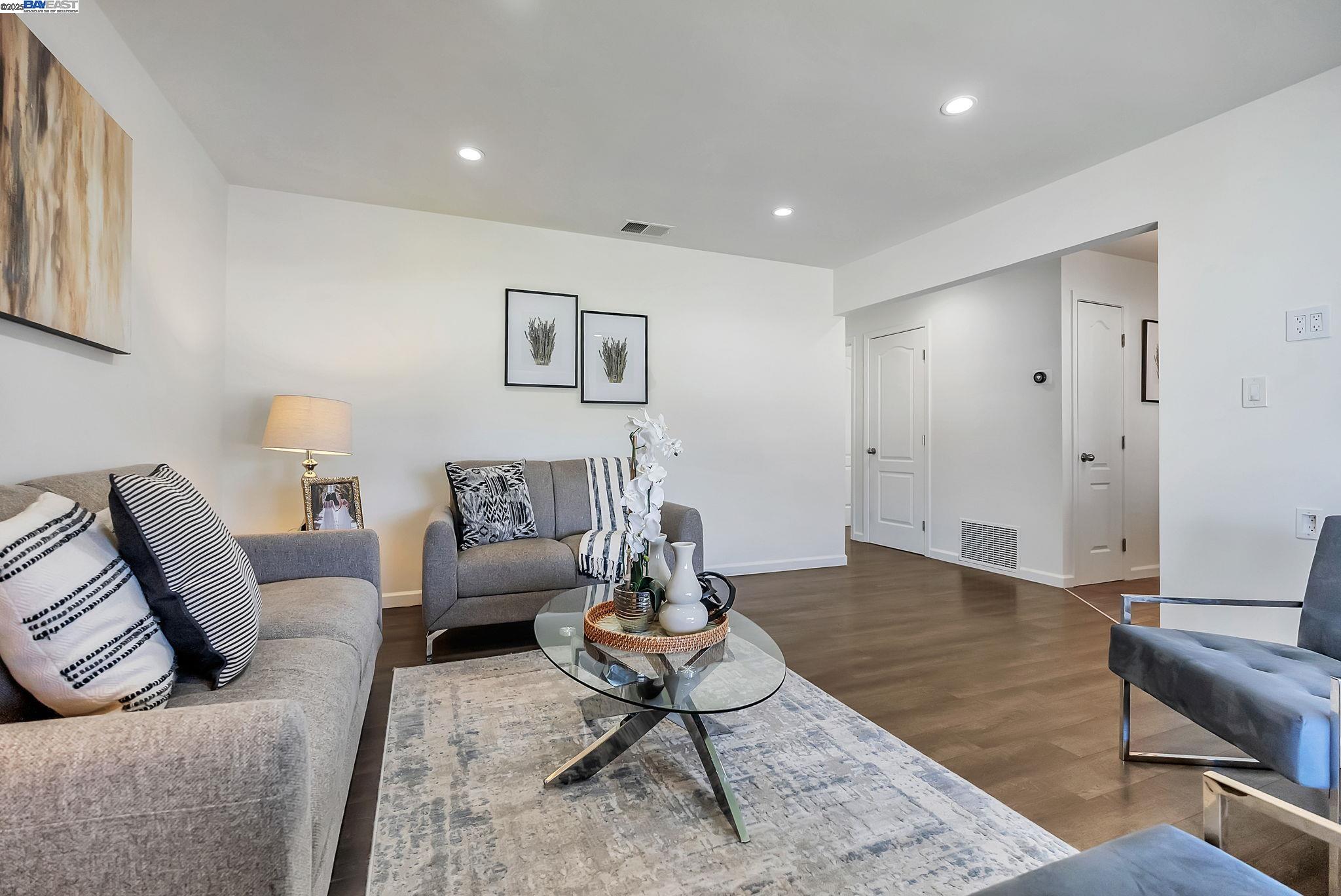 Detail Gallery Image 8 of 53 For 35128 Cabrillo Dr, Fremont,  CA 94536 - 3 Beds | 2 Baths