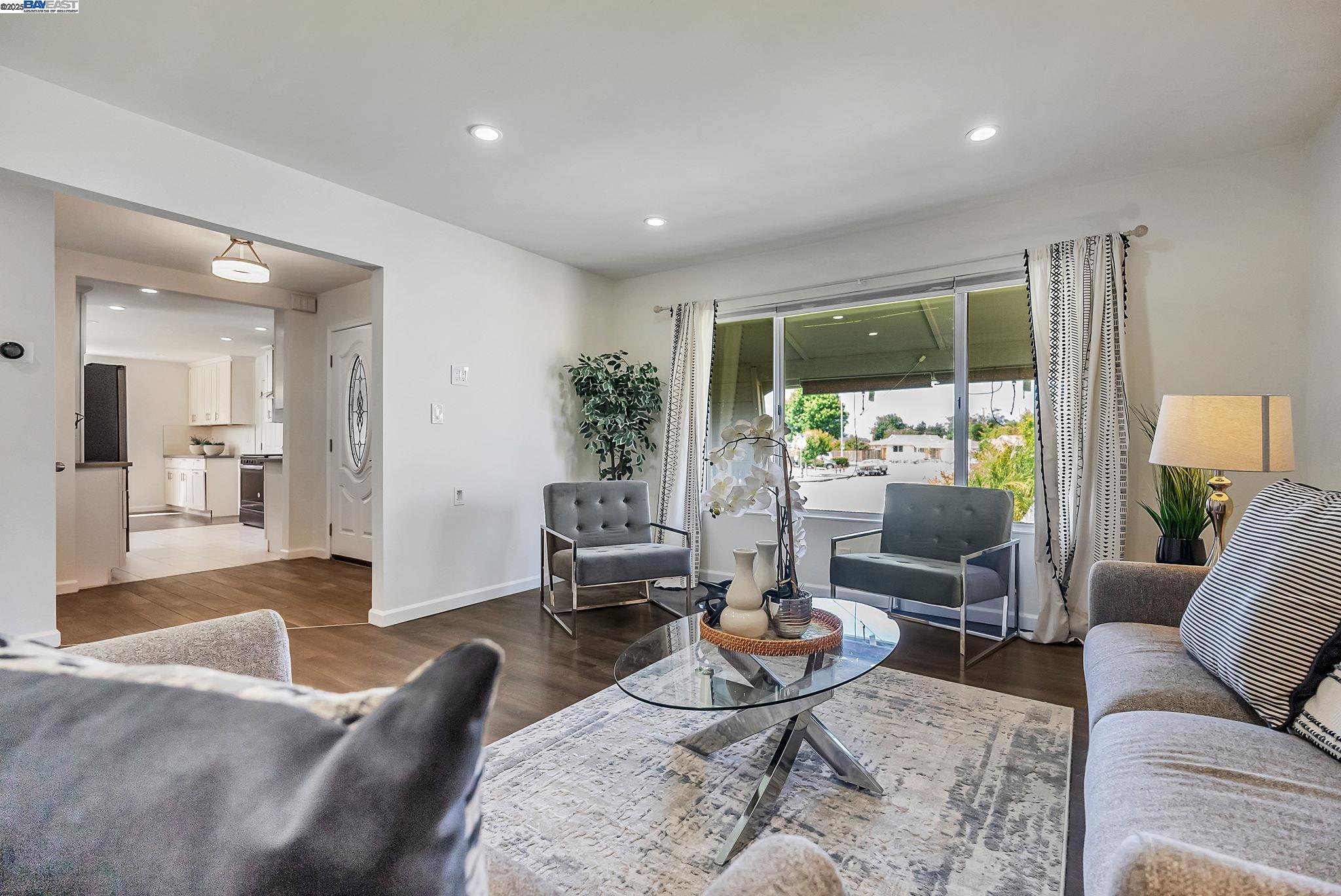 Detail Gallery Image 9 of 53 For 35128 Cabrillo Dr, Fremont,  CA 94536 - 3 Beds | 2 Baths