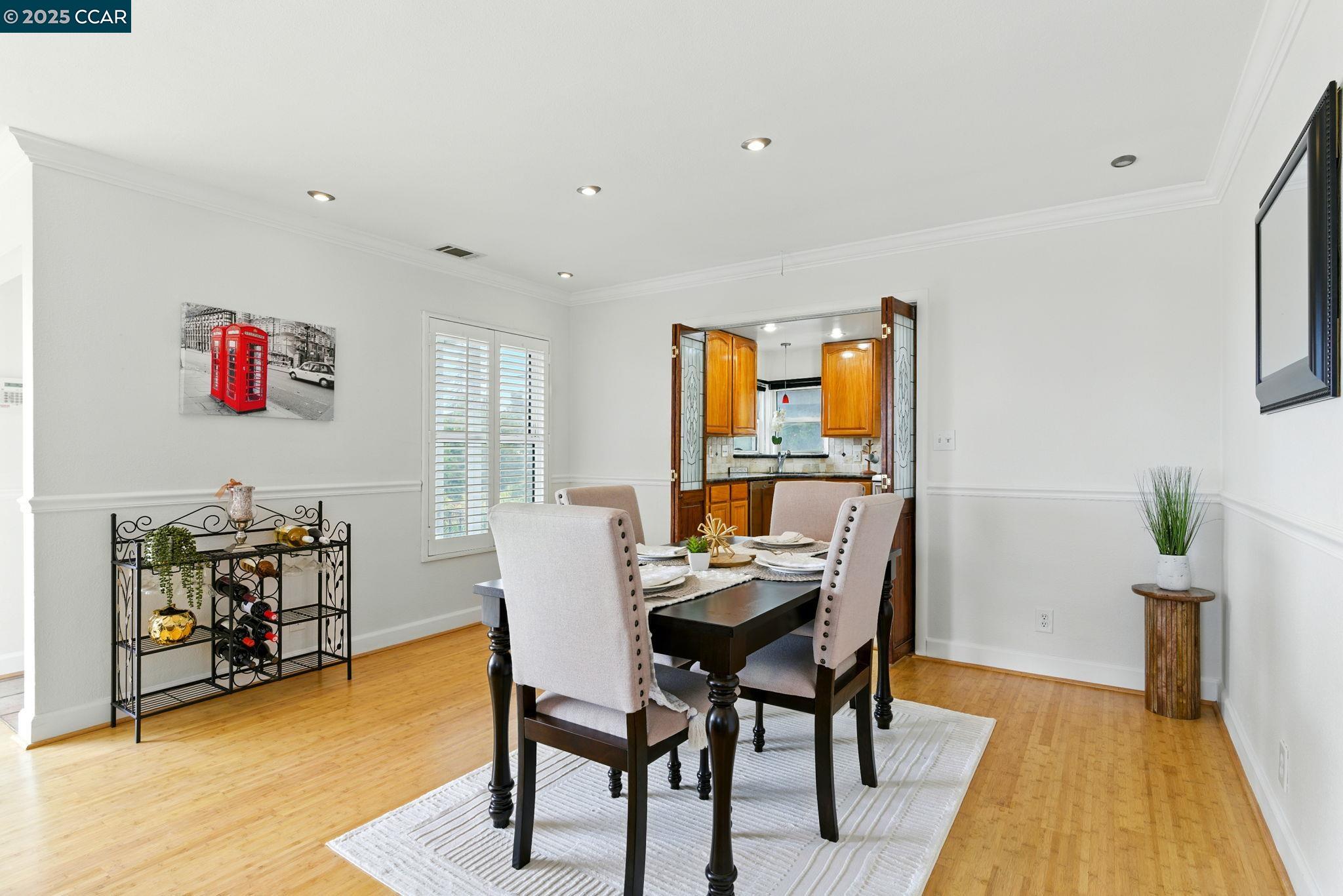 Detail Gallery Image 12 of 42 For 7968 Michigan Ave, Oakland,  CA 94605 - 3 Beds | 2 Baths