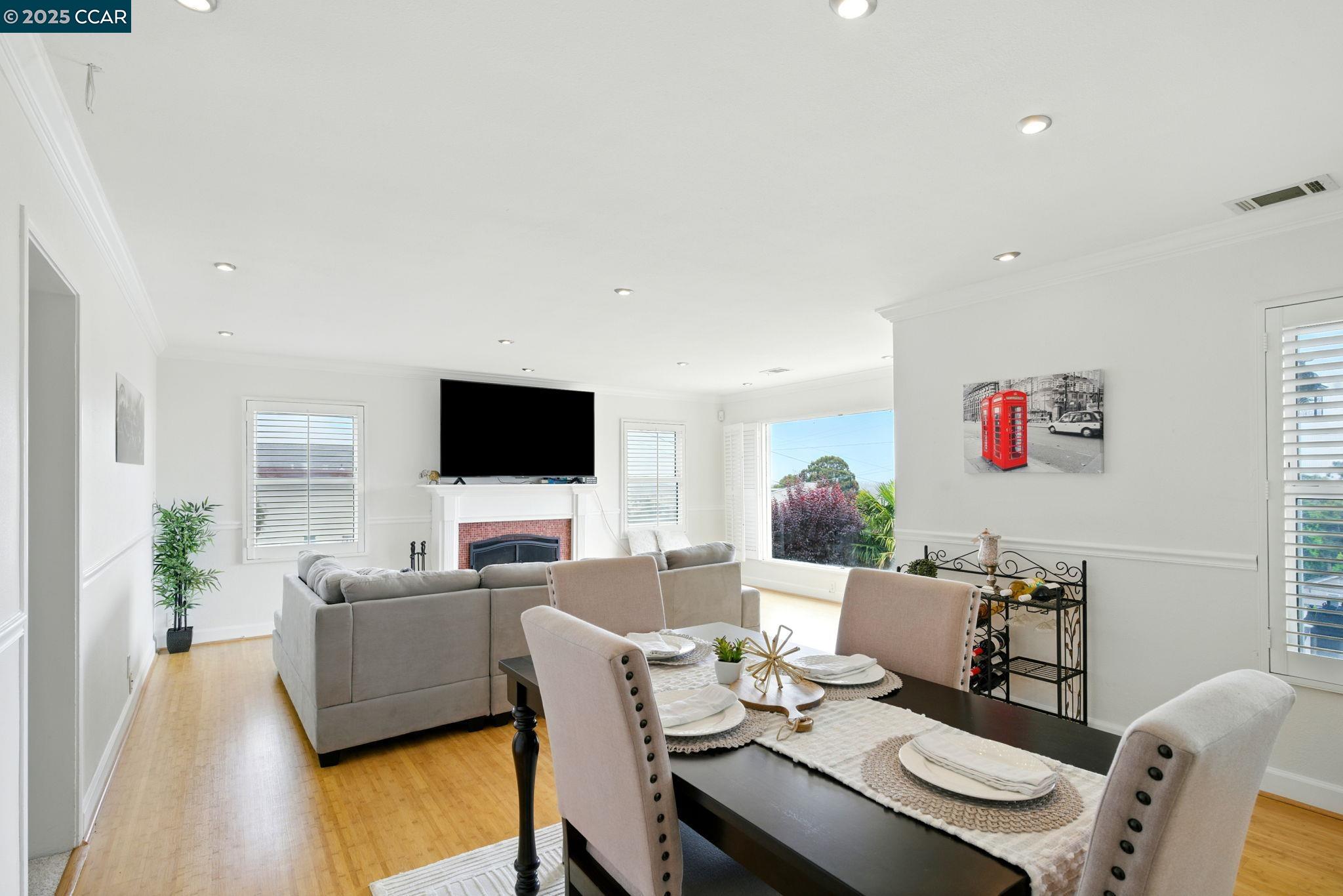 Detail Gallery Image 13 of 42 For 7968 Michigan Ave, Oakland,  CA 94605 - 3 Beds | 2 Baths