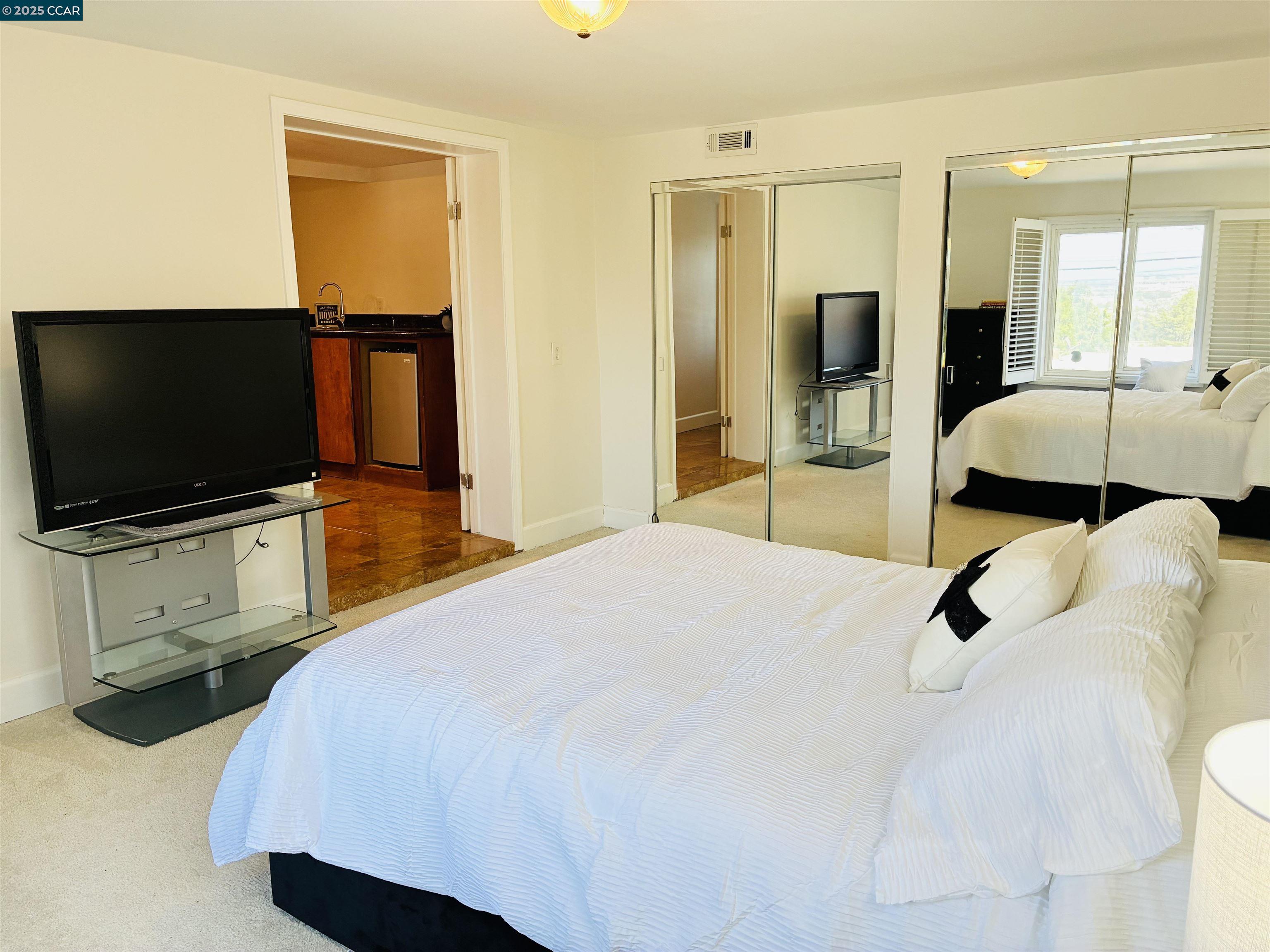 Detail Gallery Image 25 of 42 For 7968 Michigan Ave, Oakland,  CA 94605 - 3 Beds | 2 Baths