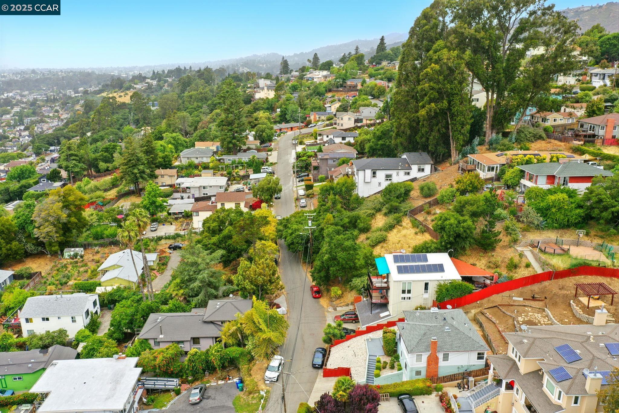 Detail Gallery Image 38 of 42 For 7968 Michigan Ave, Oakland,  CA 94605 - 3 Beds | 2 Baths