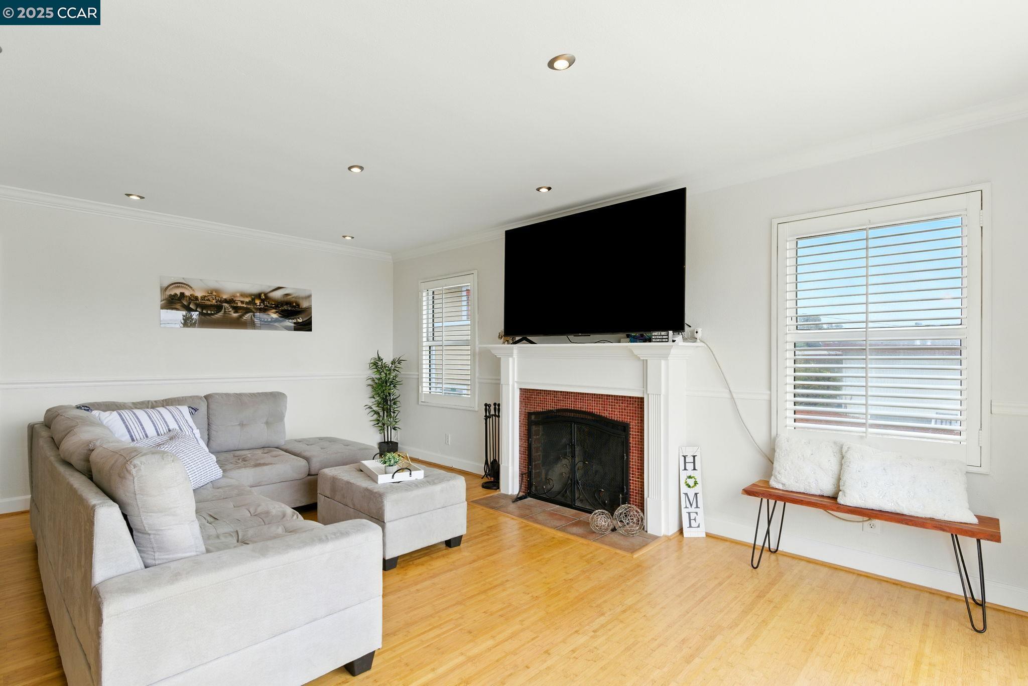Detail Gallery Image 9 of 42 For 7968 Michigan Ave, Oakland,  CA 94605 - 3 Beds | 2 Baths