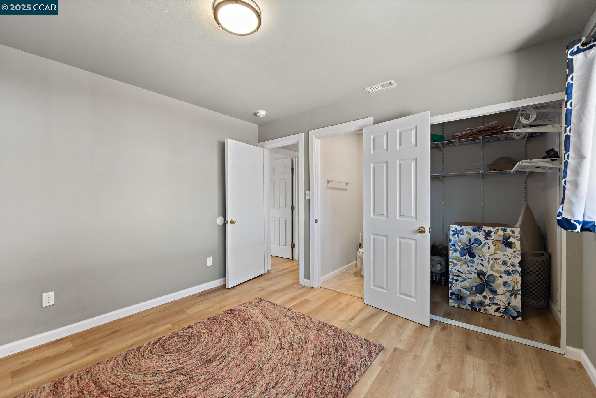 Detail Gallery Image 19 of 39 For 7447 Lockwood St, Oakland,  CA 94621 - 3 Beds | 1/2 Baths