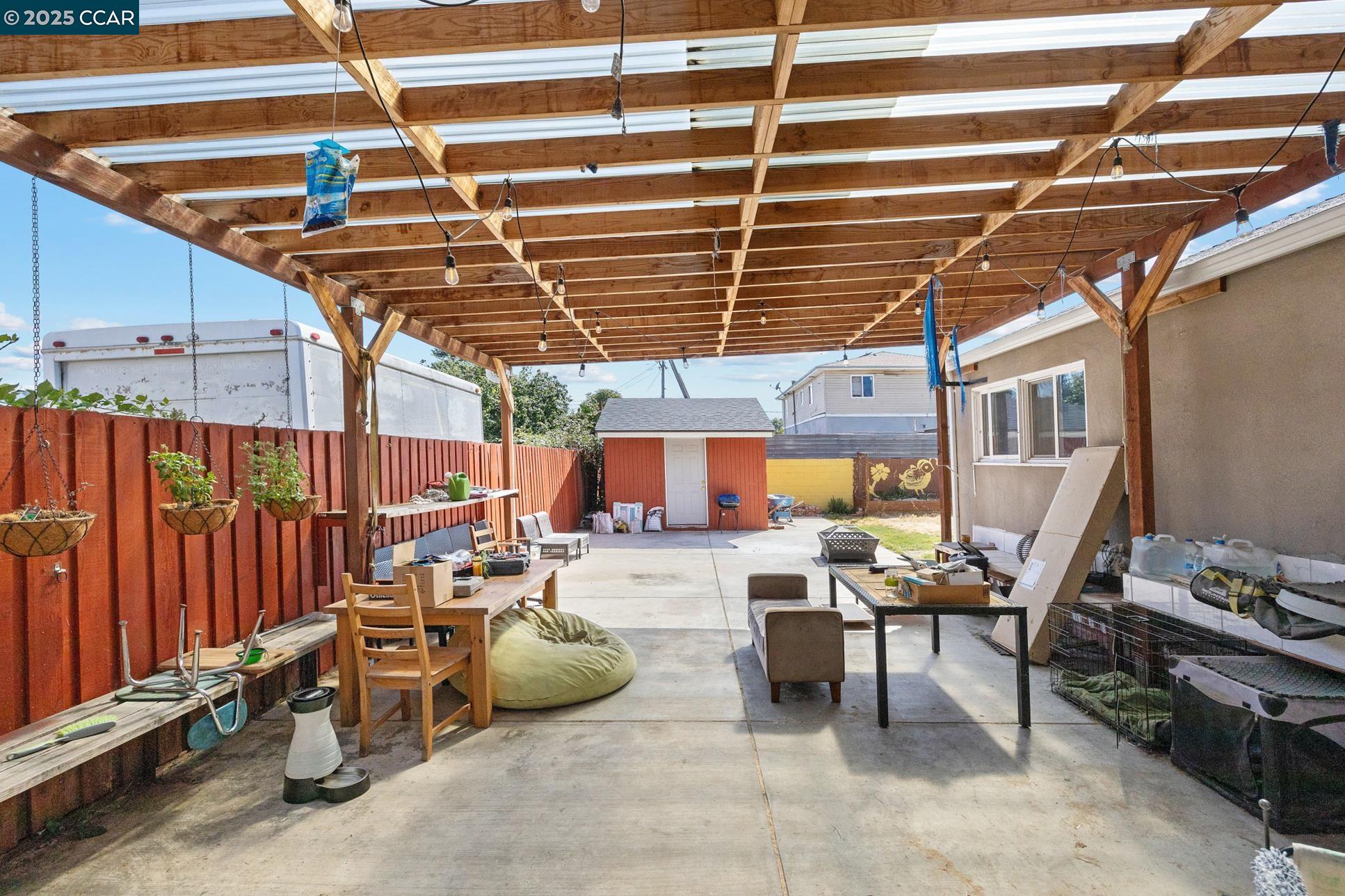 Detail Gallery Image 22 of 39 For 7447 Lockwood St, Oakland,  CA 94621 - 3 Beds | 1/2 Baths