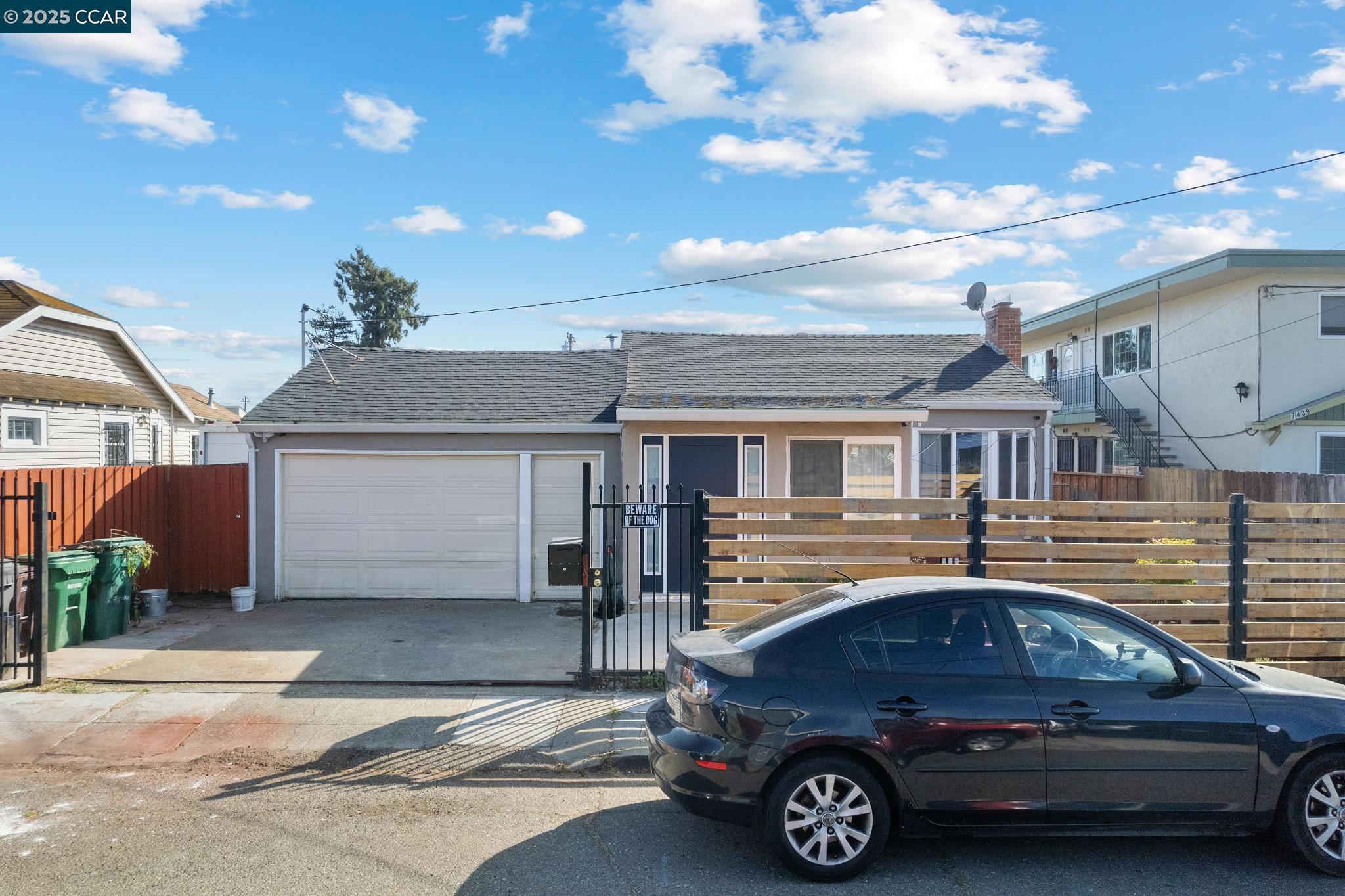 Detail Gallery Image 32 of 39 For 7447 Lockwood St, Oakland,  CA 94621 - 3 Beds | 1/2 Baths