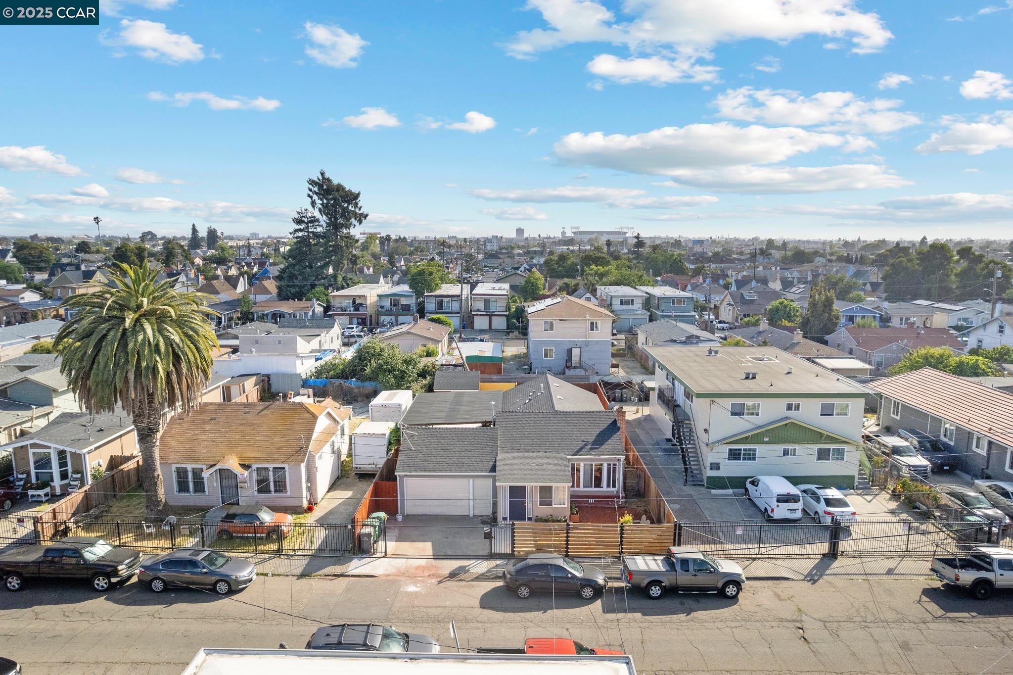 Detail Gallery Image 34 of 39 For 7447 Lockwood St, Oakland,  CA 94621 - 3 Beds | 1/2 Baths