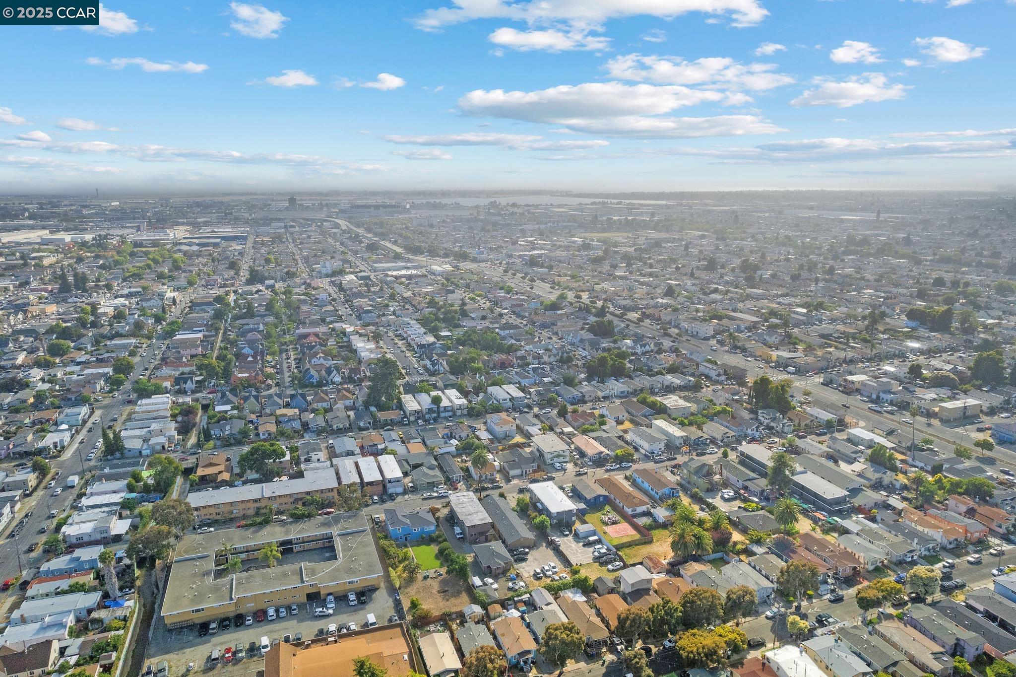 Detail Gallery Image 36 of 39 For 7447 Lockwood St, Oakland,  CA 94621 - 3 Beds | 1/2 Baths