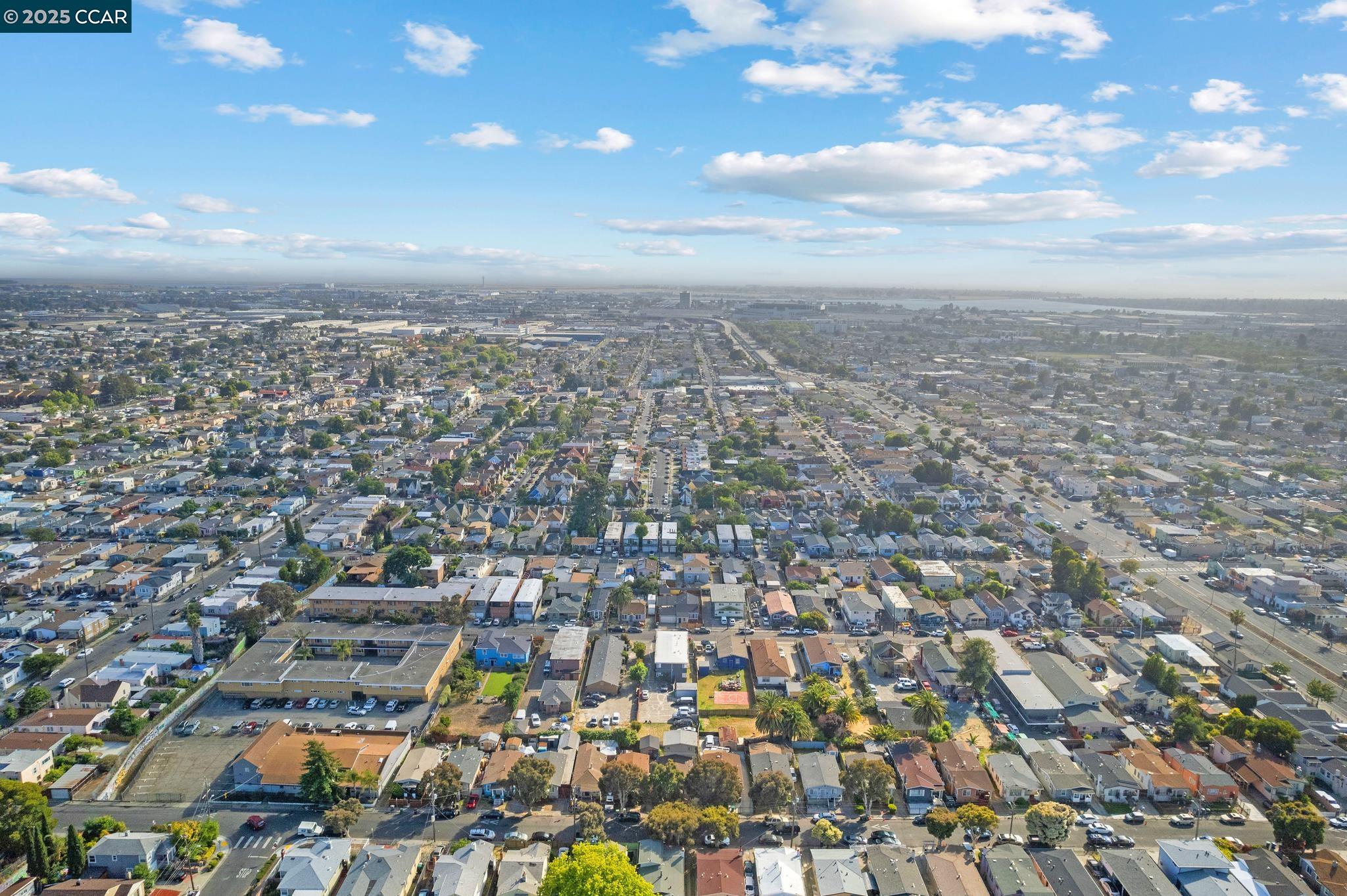 Detail Gallery Image 37 of 39 For 7447 Lockwood St, Oakland,  CA 94621 - 3 Beds | 1/2 Baths