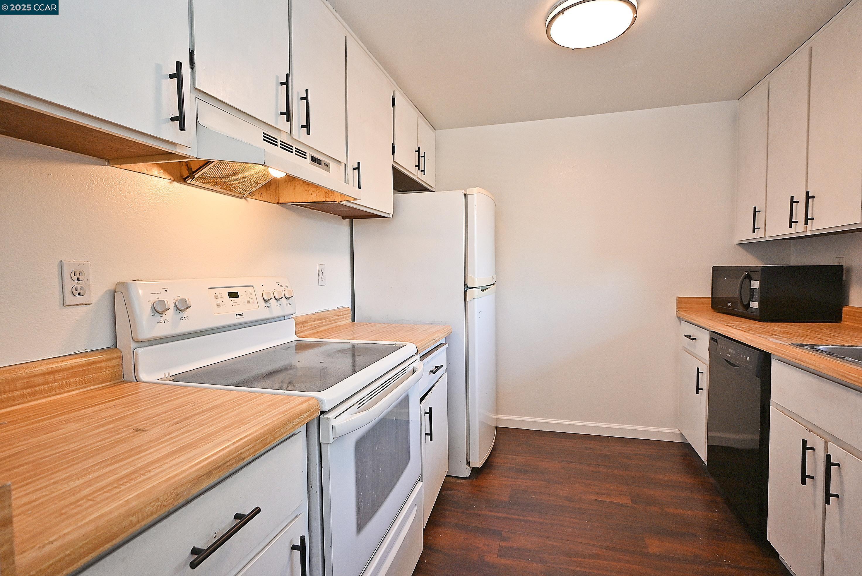 Photo #14: 41101272 Listing: Photo #14