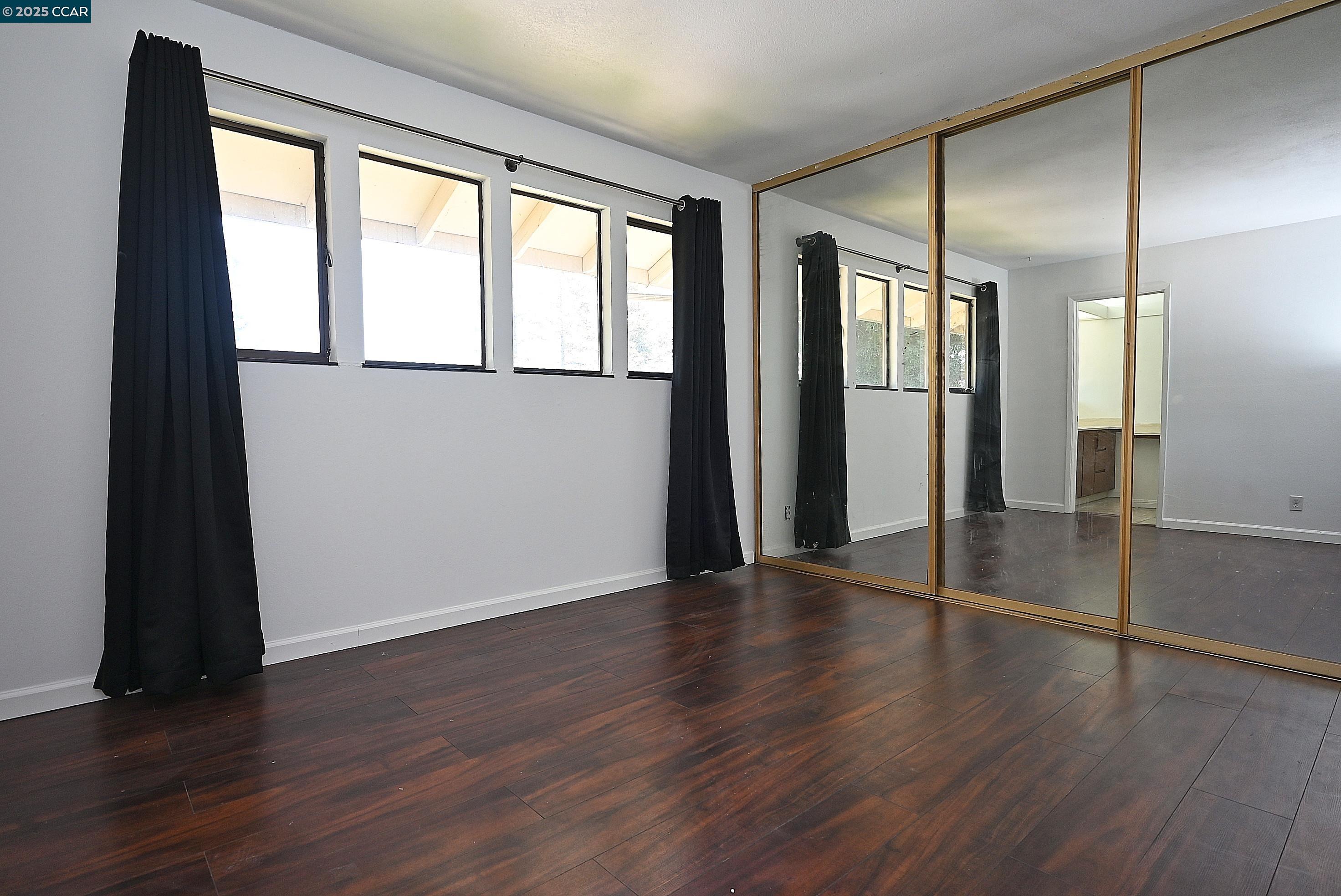 Photo #8: 41101272 Listing: Photo #8