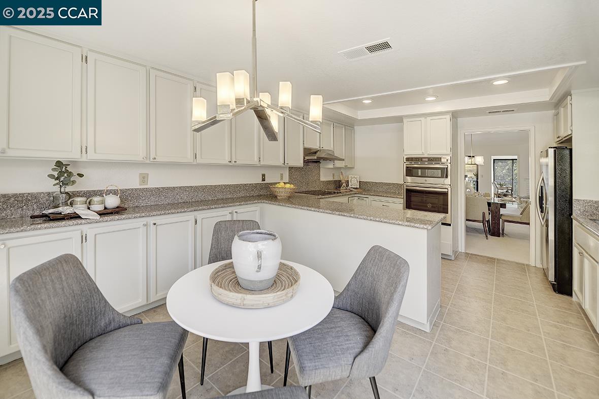 Detail Gallery Image 4 of 57 For 4243 Terra Granada Dr 3b,  Walnut Creek,  CA 94595 - 2 Beds | 2 Baths