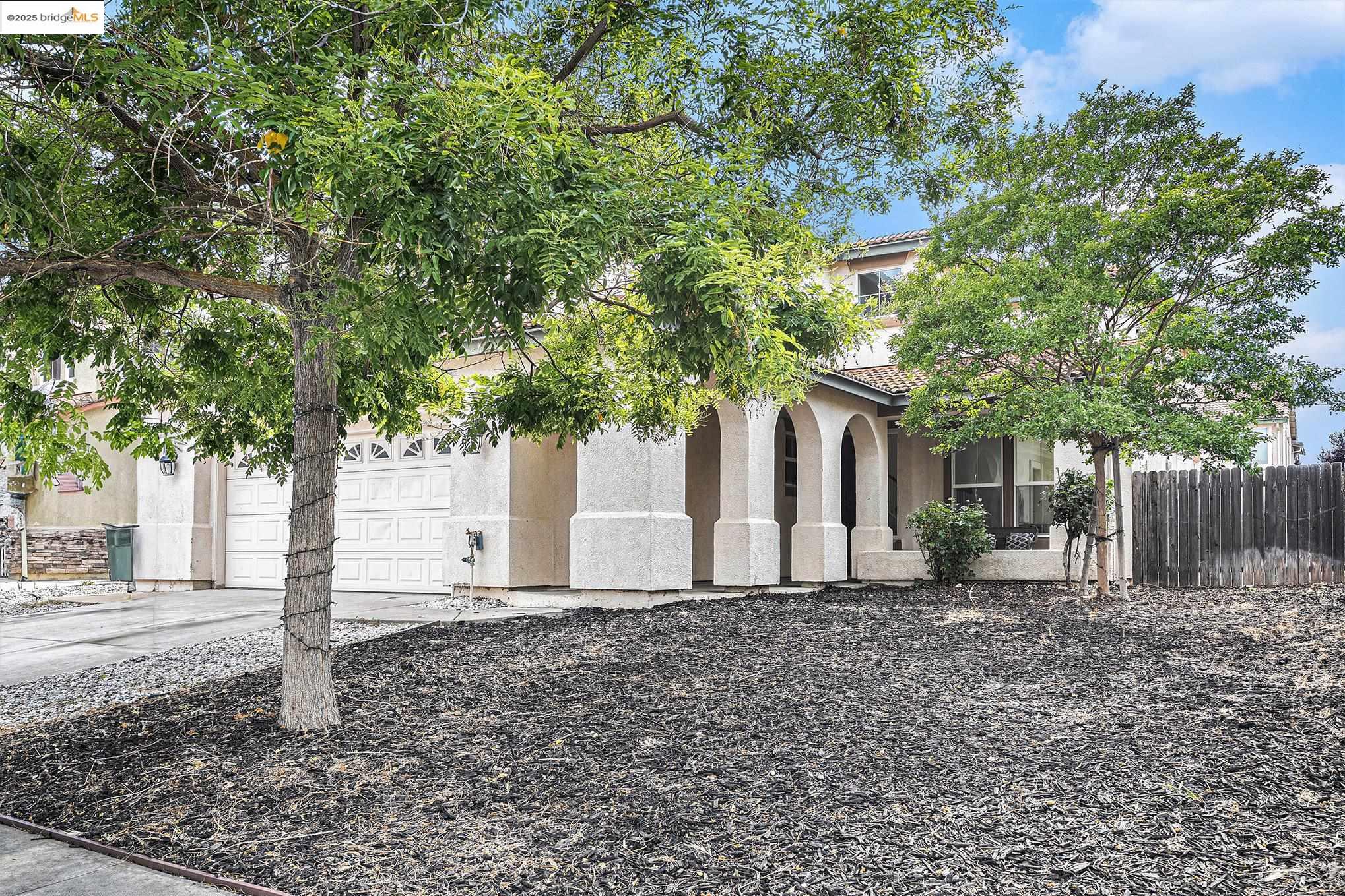 Detail Gallery Image 2 of 39 For 1109 Donatello Way, Oakley,  CA 94561 - 5 Beds | 3 Baths