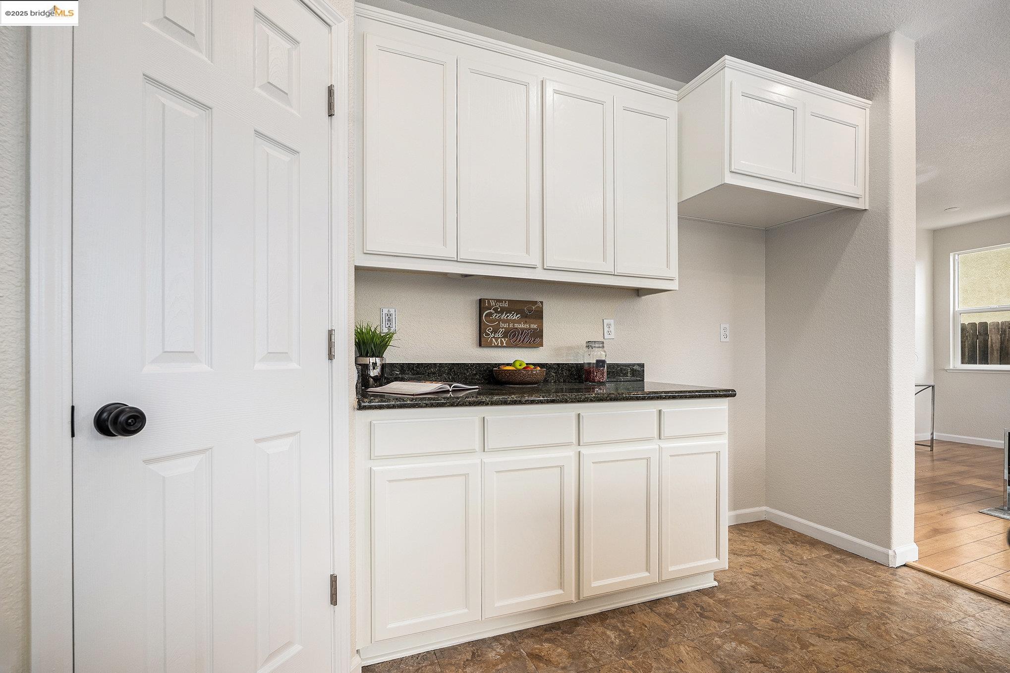 Detail Gallery Image 17 of 39 For 1109 Donatello Way, Oakley,  CA 94561 - 5 Beds | 3 Baths