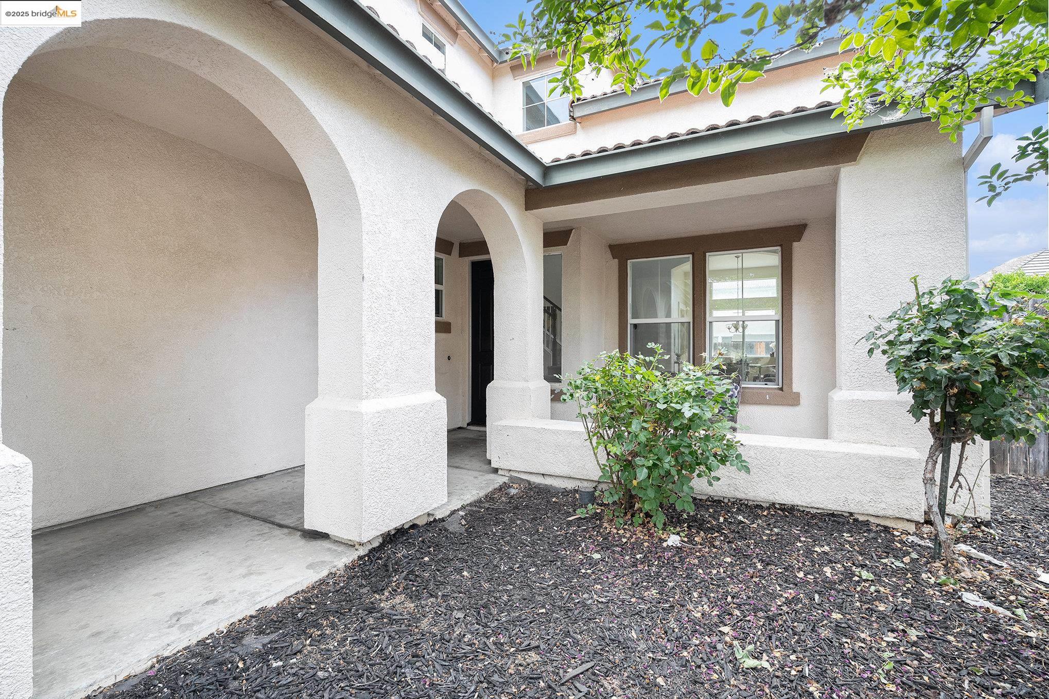 Detail Gallery Image 3 of 39 For 1109 Donatello Way, Oakley,  CA 94561 - 5 Beds | 3 Baths