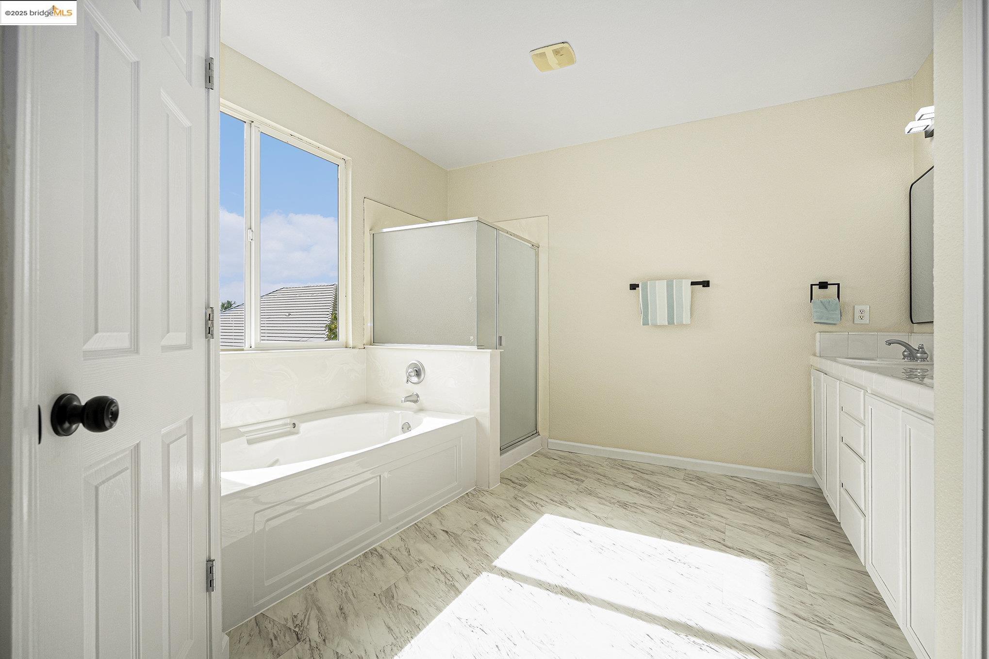 Detail Gallery Image 25 of 39 For 1109 Donatello Way, Oakley,  CA 94561 - 5 Beds | 3 Baths