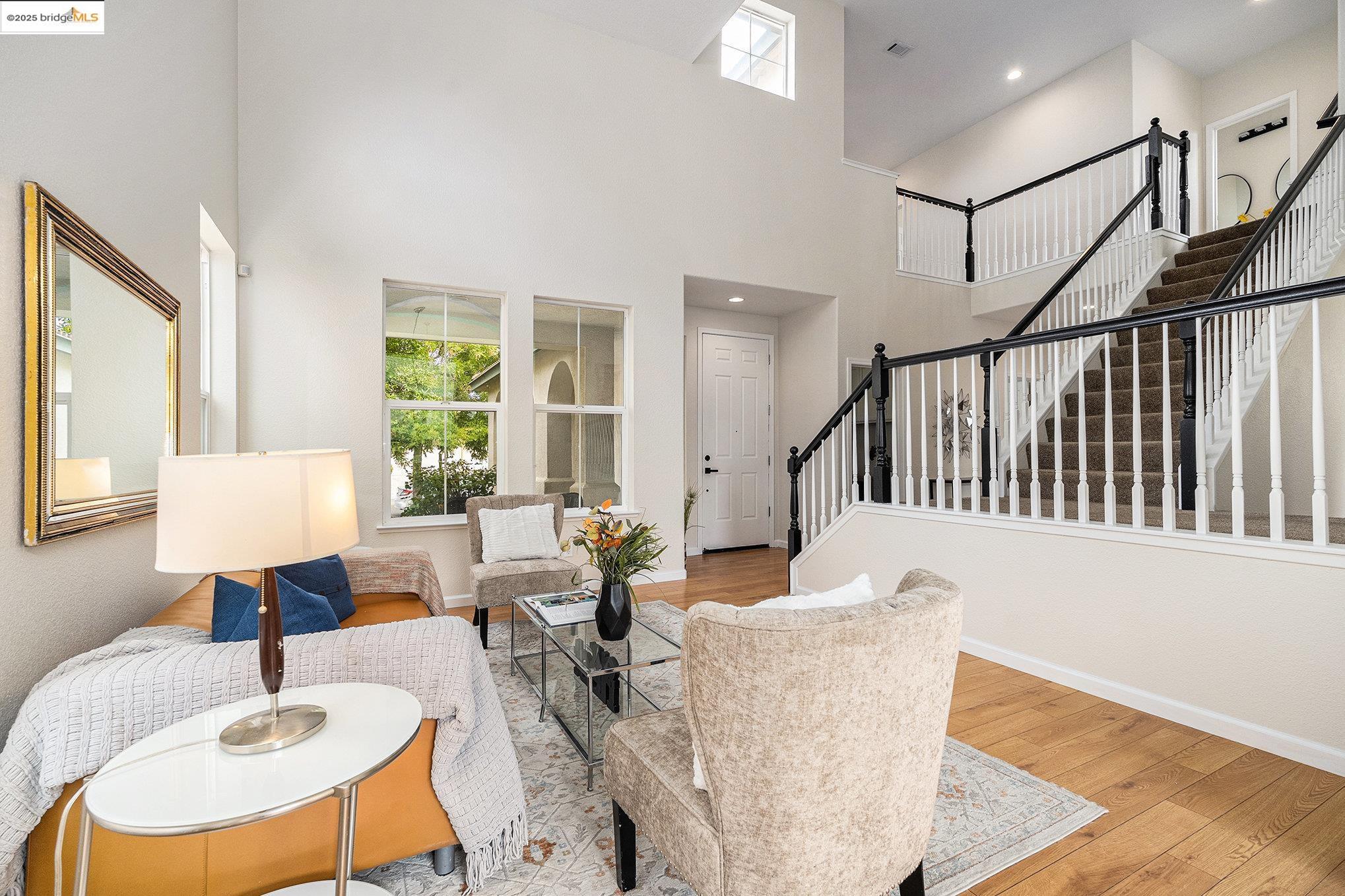 Detail Gallery Image 8 of 39 For 1109 Donatello Way, Oakley,  CA 94561 - 5 Beds | 3 Baths