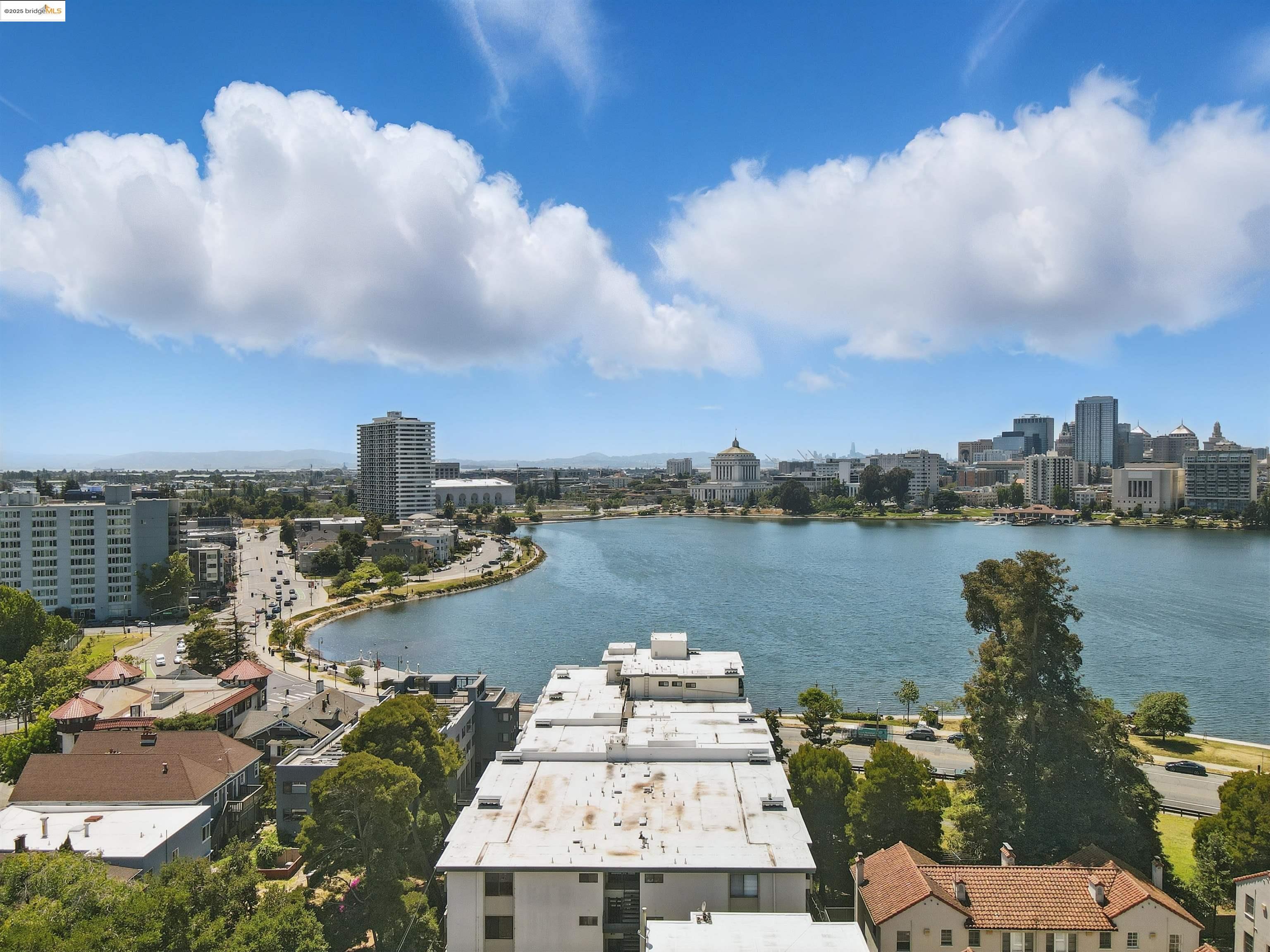 Detail Gallery Image 40 of 50 For 1830 Lakeshore Ave #306,  Oakland,  CA 94606 - 2 Beds | 2 Baths