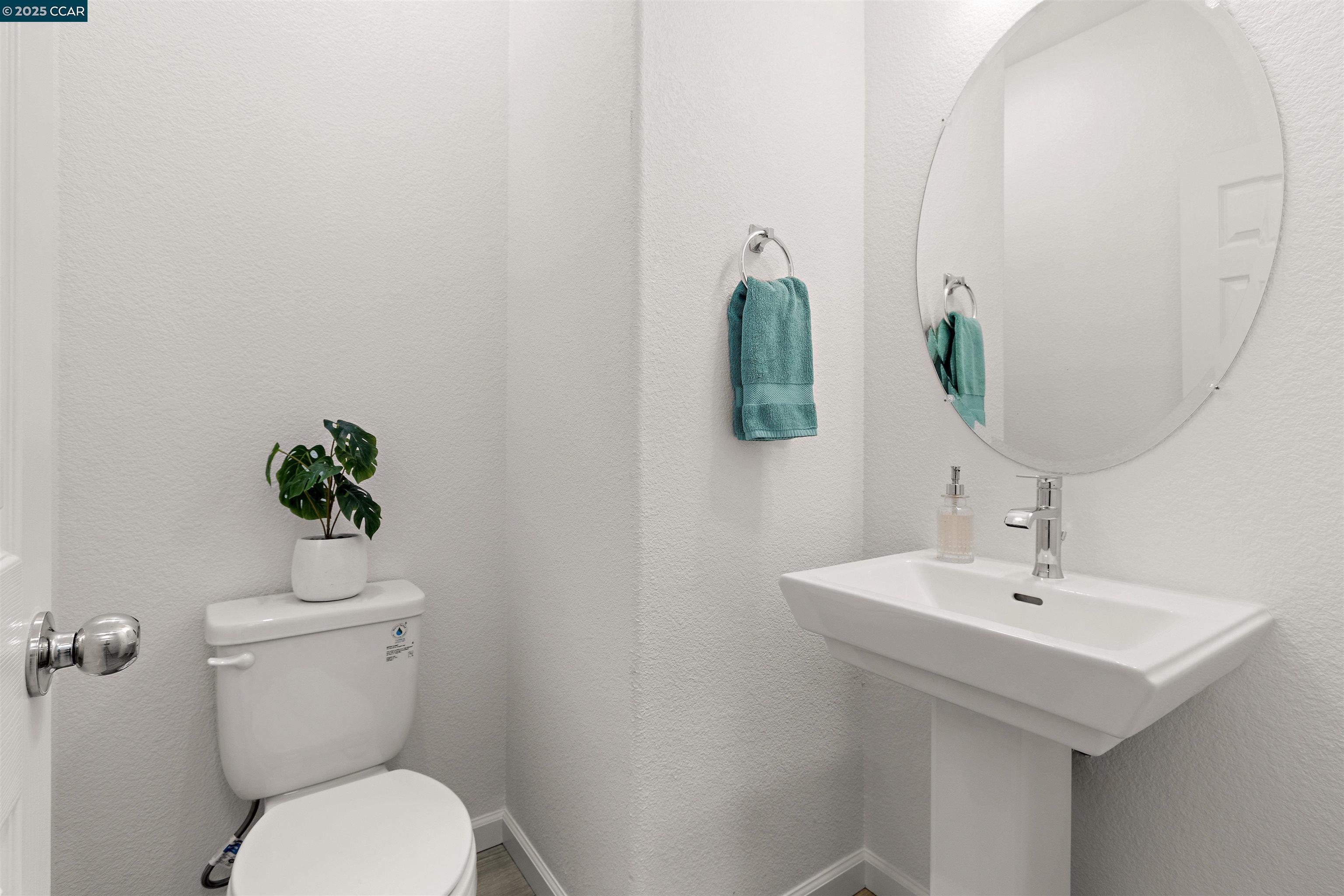 Detail Gallery Image 19 of 48 For 28 Springbrook Ln, Pittsburg,  CA 94565 - 3 Beds | 2/1 Baths