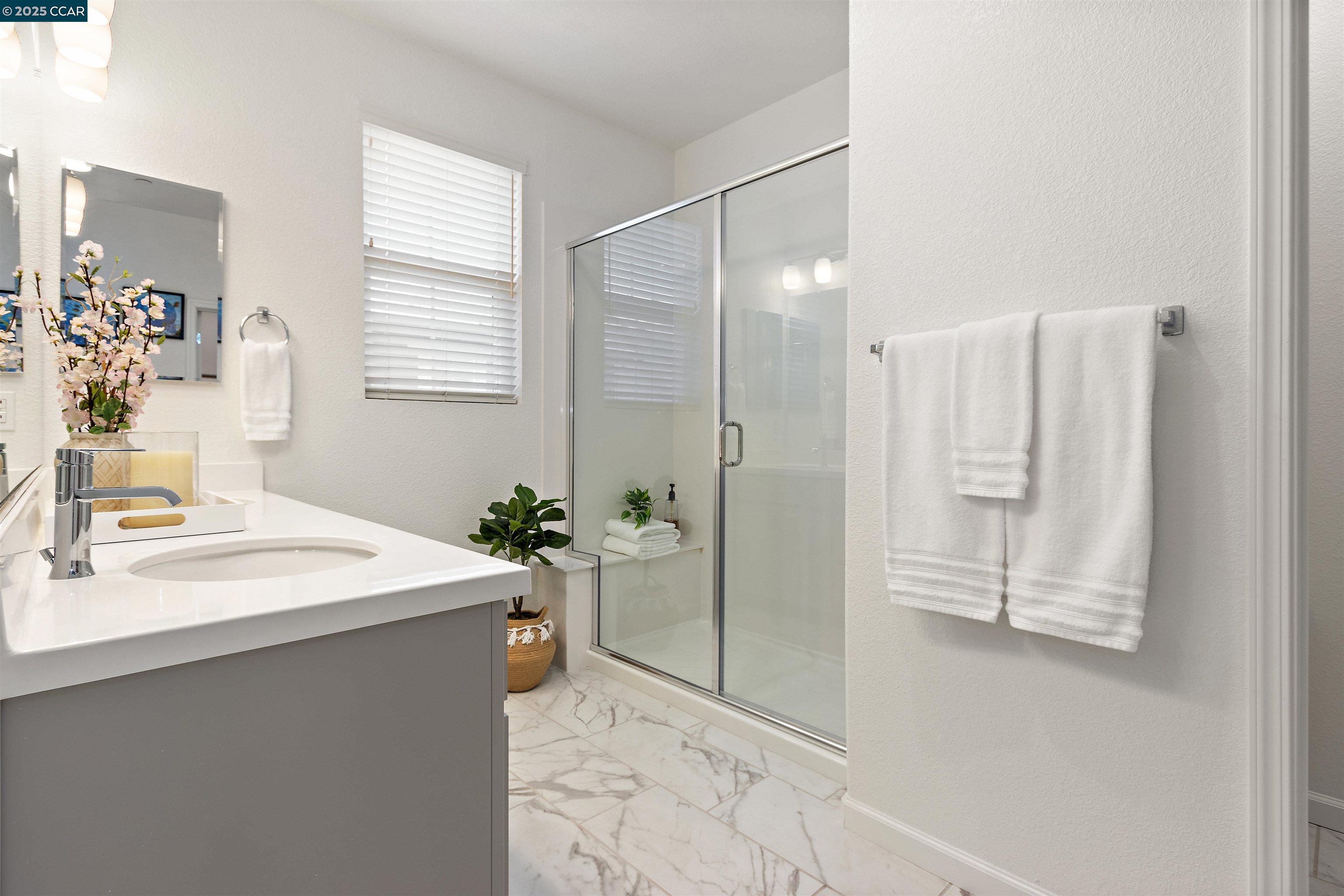 Detail Gallery Image 24 of 48 For 28 Springbrook Ln, Pittsburg,  CA 94565 - 3 Beds | 2/1 Baths