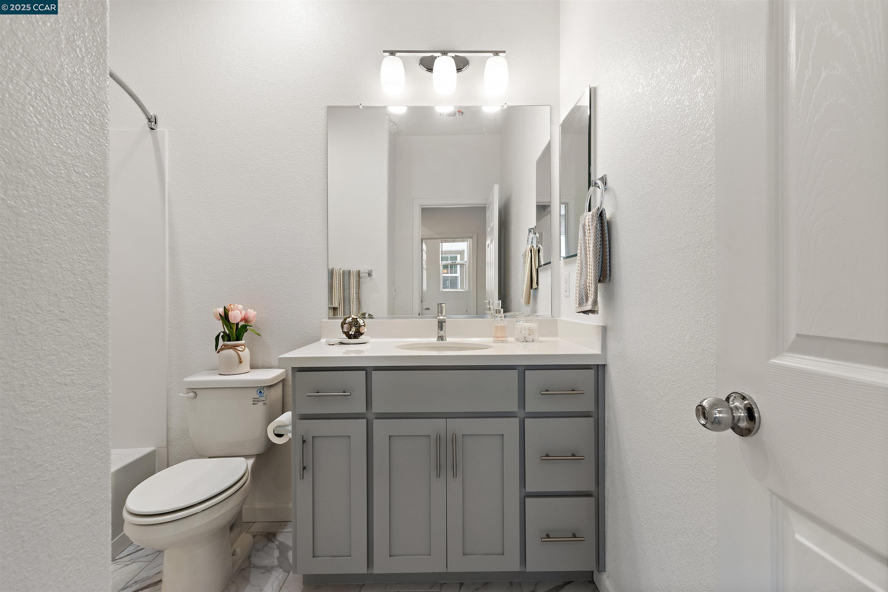 Detail Gallery Image 31 of 48 For 28 Springbrook Ln, Pittsburg,  CA 94565 - 3 Beds | 2/1 Baths