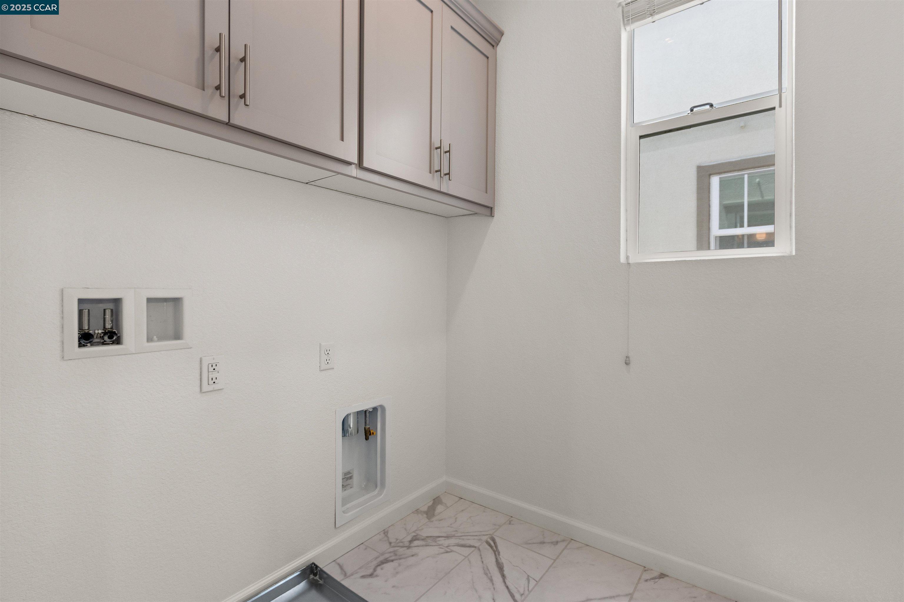 Detail Gallery Image 37 of 48 For 28 Springbrook Ln, Pittsburg,  CA 94565 - 3 Beds | 2/1 Baths