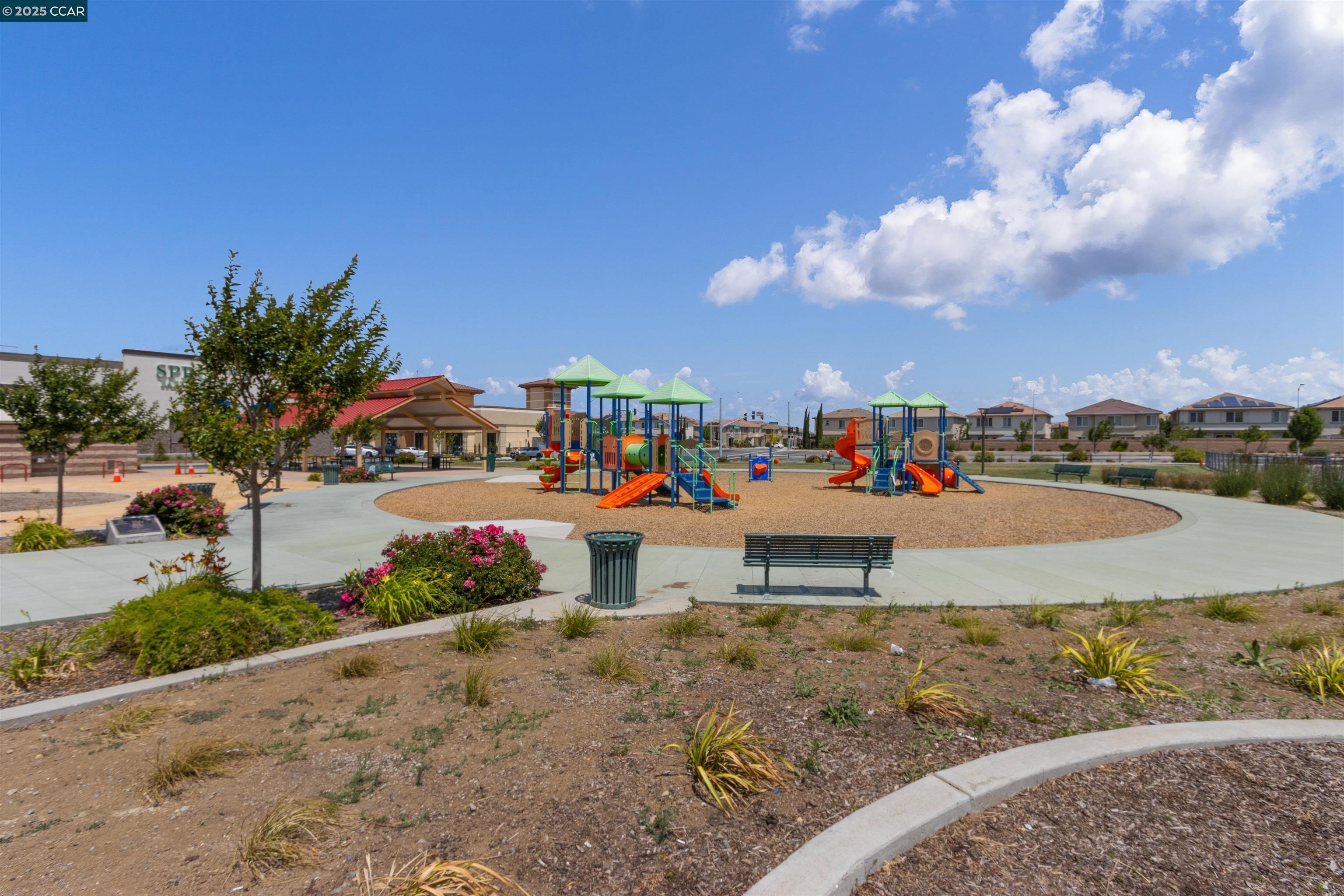 Detail Gallery Image 46 of 48 For 28 Springbrook Ln, Pittsburg,  CA 94565 - 3 Beds | 2/1 Baths