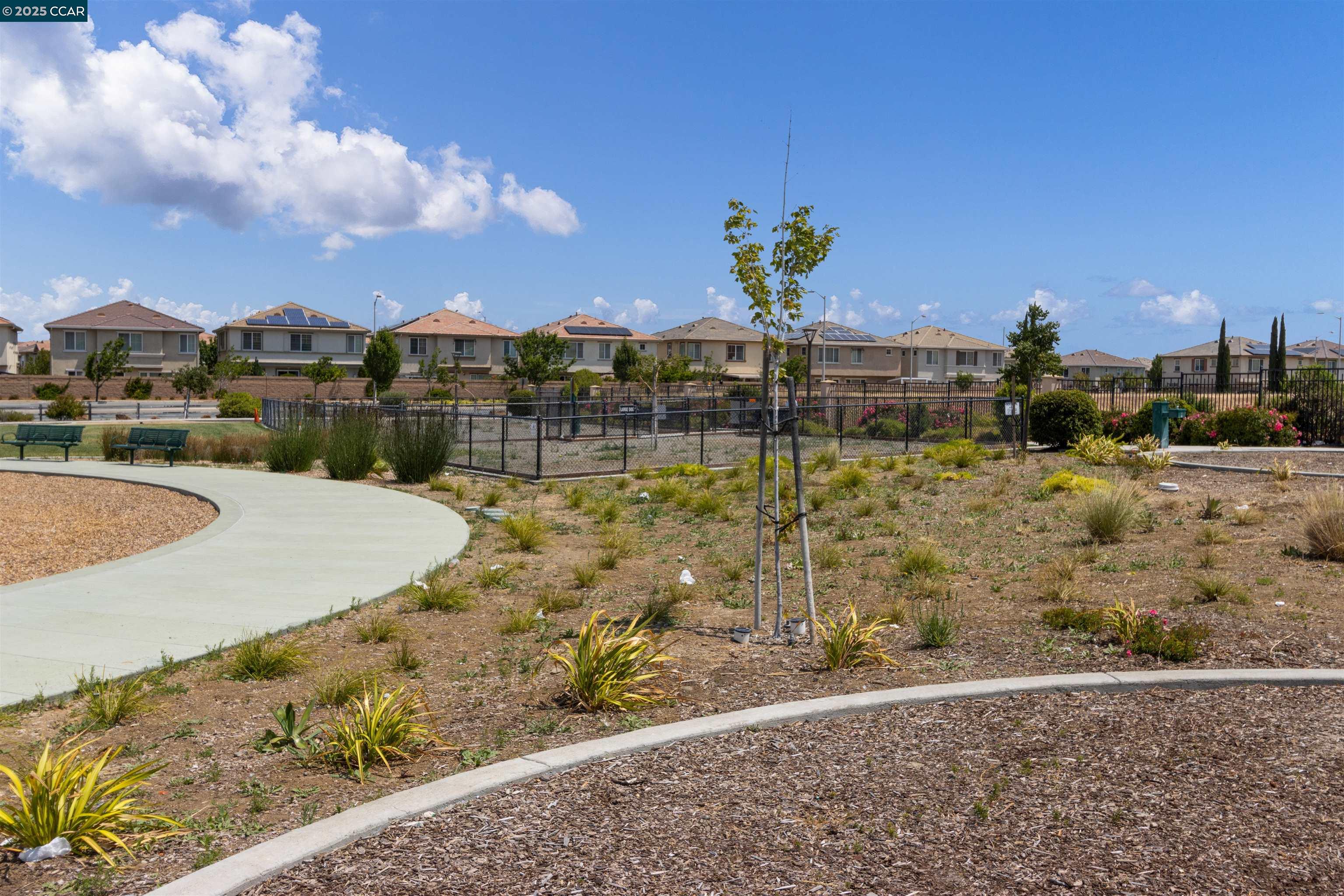 Detail Gallery Image 47 of 48 For 28 Springbrook Ln, Pittsburg,  CA 94565 - 3 Beds | 2/1 Baths