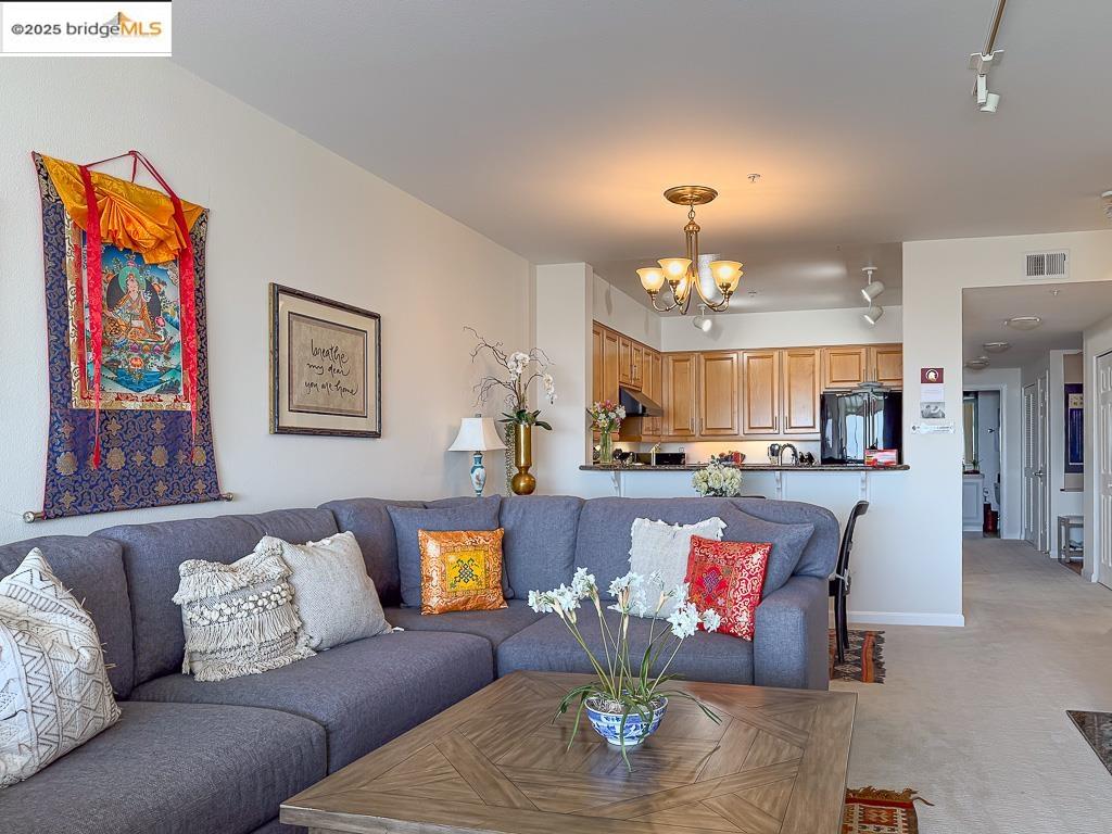 Photo #5: 41101288 Listing: Photo #5
