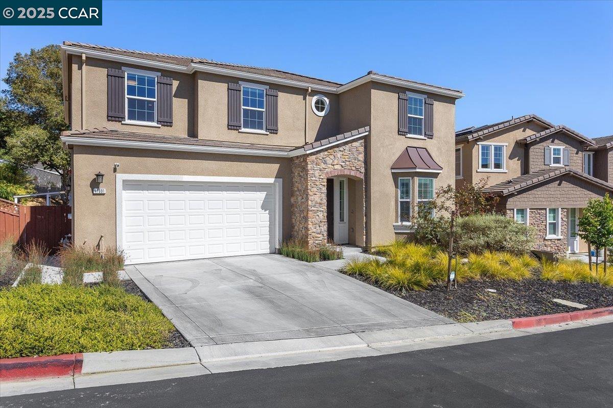 Detail Gallery Image 1 of 1 For 17691 Whisper Ln, Castro Valley,  CA 94546 - 4 Beds | 3 Baths