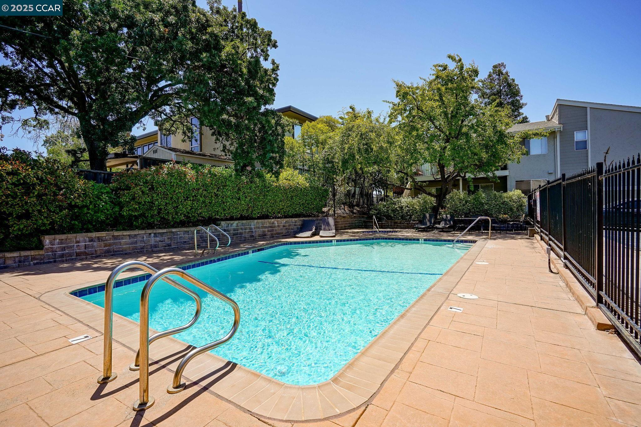 Detail Gallery Image 30 of 32 For 1089 Wesley Ct #7,  Walnut Creek,  CA 94597 - 2 Beds | 2 Baths