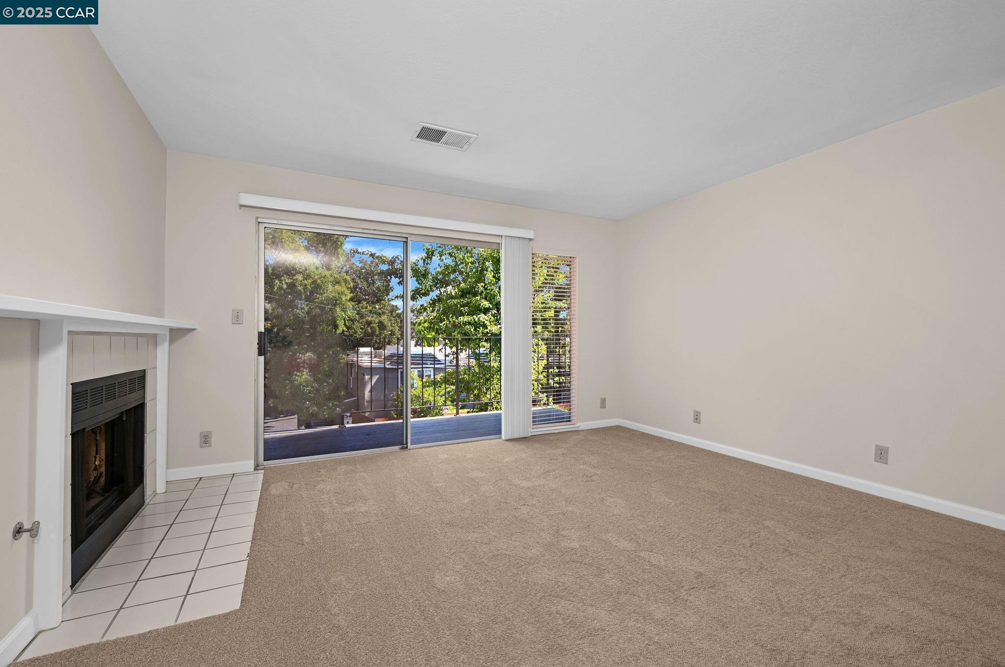 Detail Gallery Image 5 of 32 For 1089 Wesley Ct #7,  Walnut Creek,  CA 94597 - 2 Beds | 2 Baths