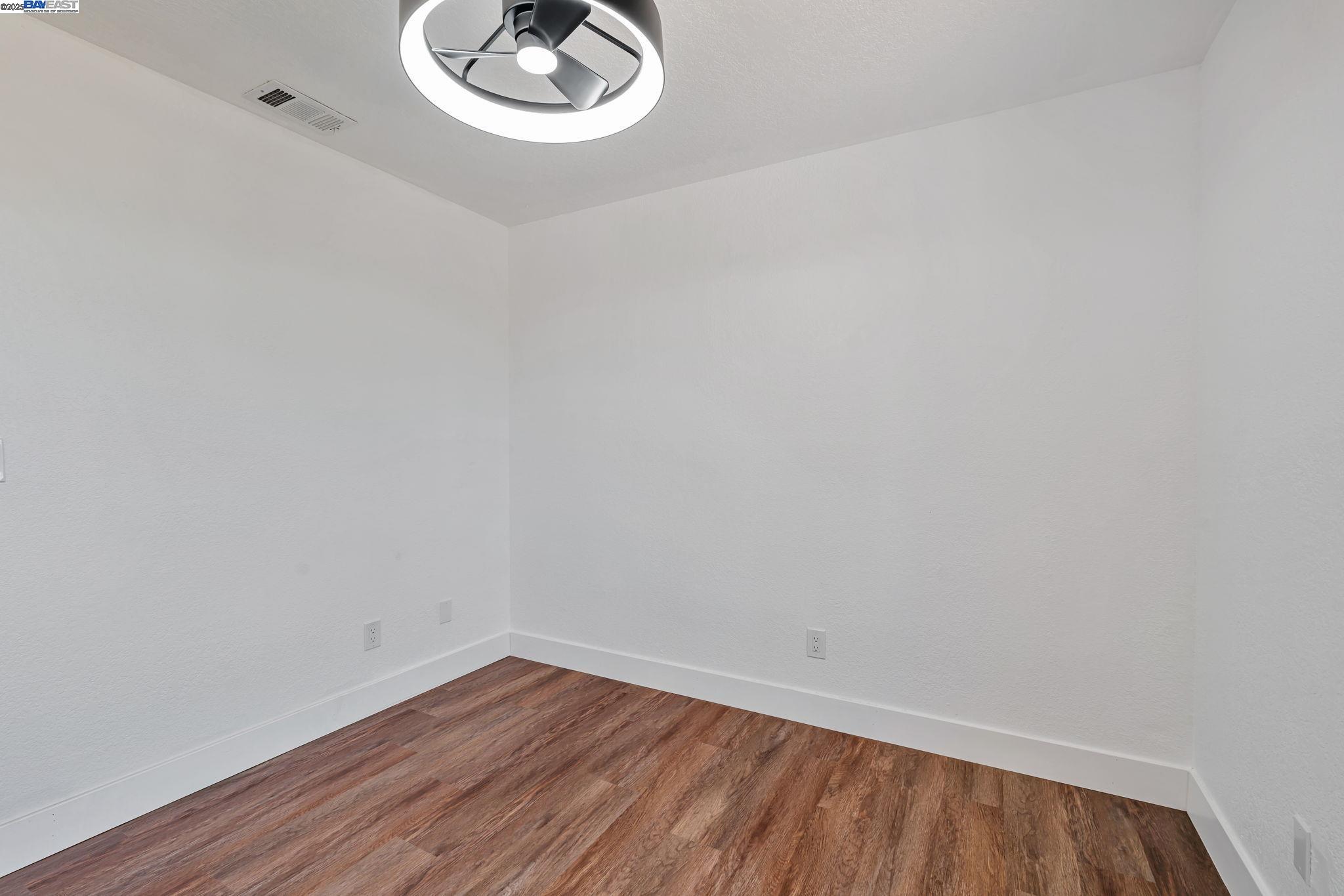 Detail Gallery Image 3 of 13 For 29950 E Highway 26, Linden,  CA 95236 - 3 Beds | 2 Baths