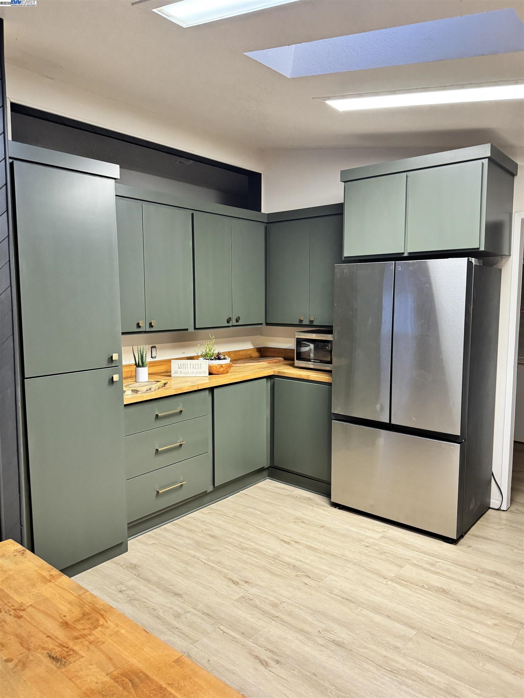 Detail Gallery Image 8 of 28 For 14 Blue Teal Ct, Lodi,  CA 95242 - 3 Beds | 2 Baths