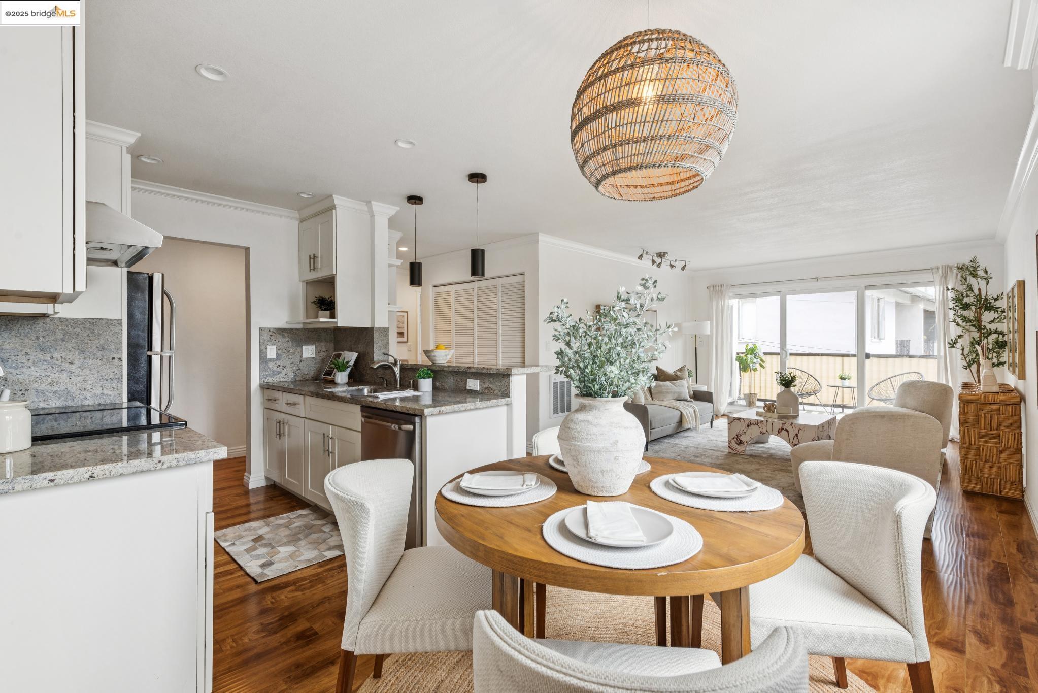 Detail Gallery Image 14 of 43 For 85 Vernon St #216,  Oakland,  CA 94610 - 2 Beds | 2 Baths
