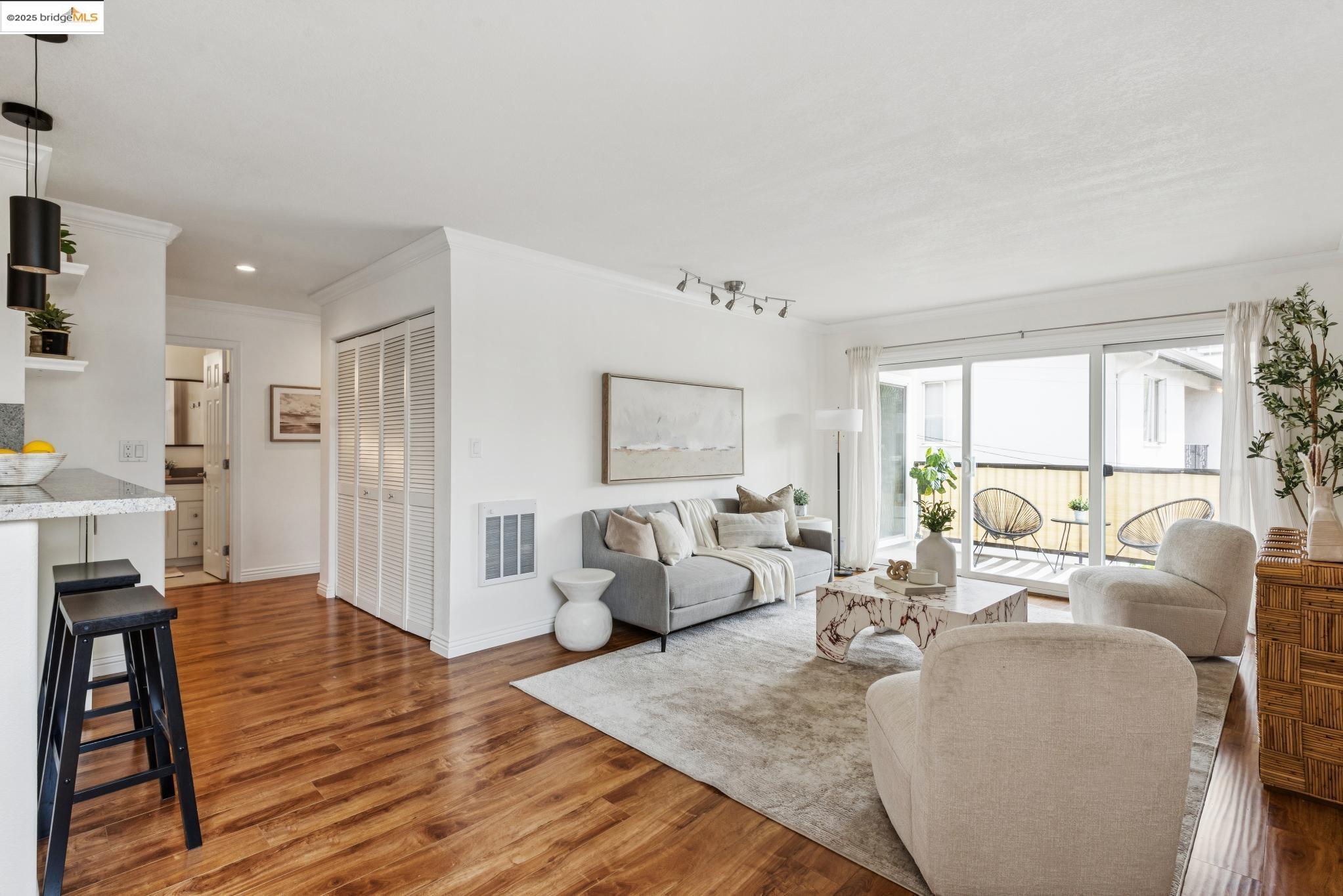 Photo #3: 41101300 Listing 